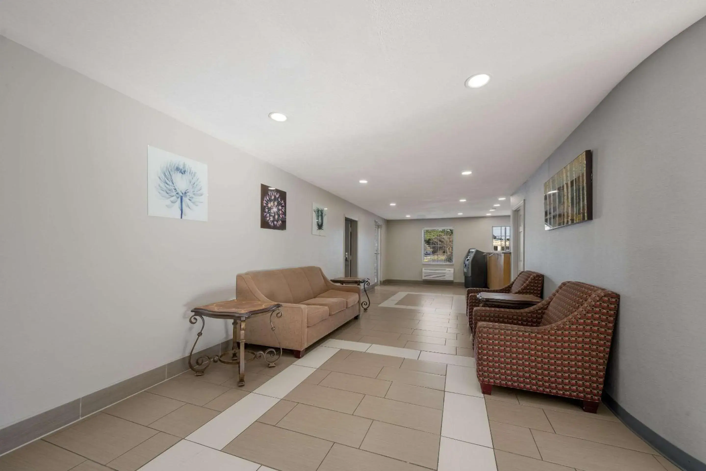 Lobby or reception in Quality Inn University Area Lobby or reception in Quality Inn University Area