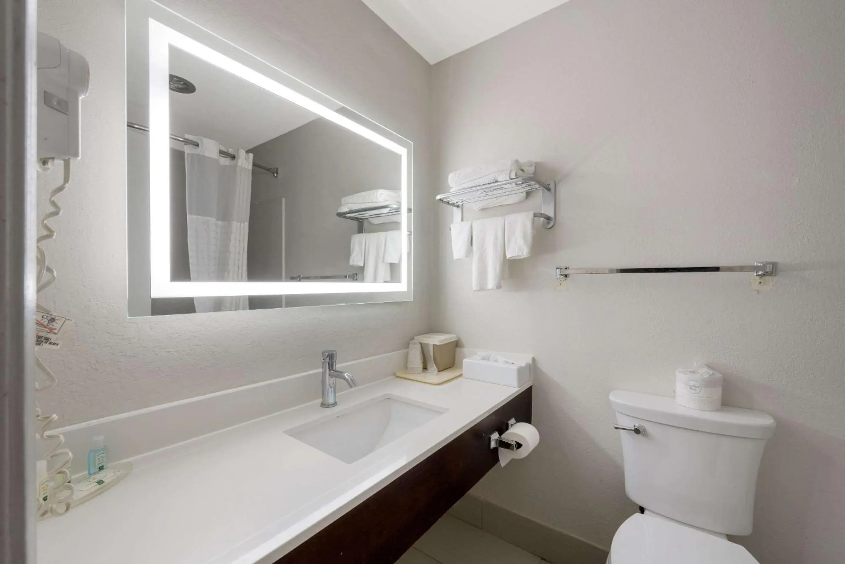 Bedroom in Quality Inn University Area Bedroom in Quality Inn University Area