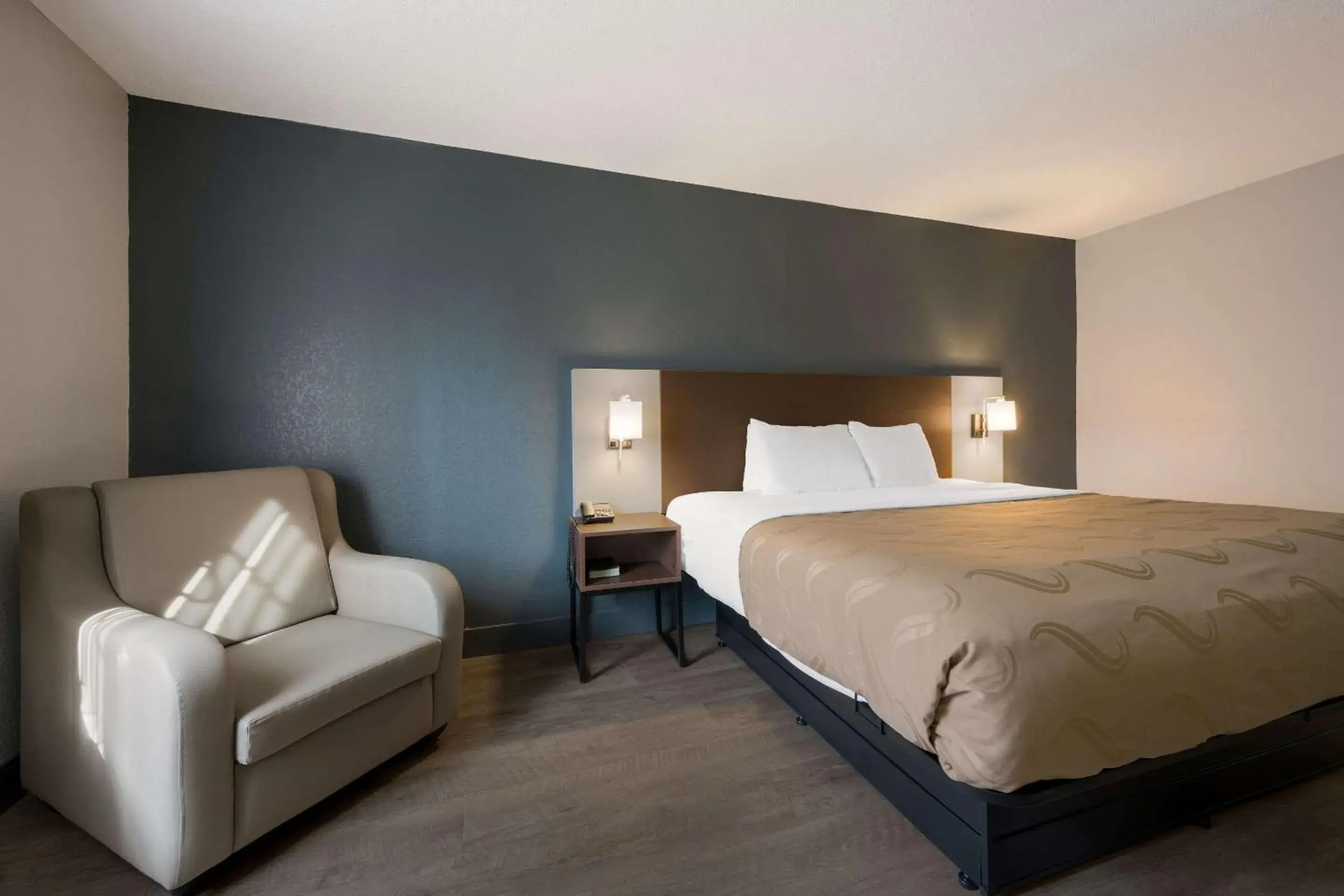 Bedroom, Bed in Quality Inn University Area Bedroom, Bed in Quality Inn University Area