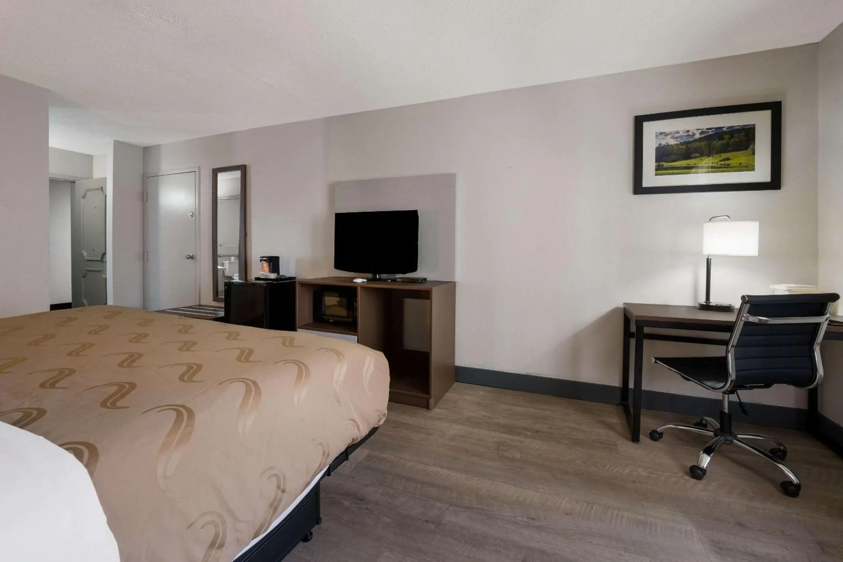 Bedroom, Bed in Quality Inn University Area Bedroom, Bed in Quality Inn University Area