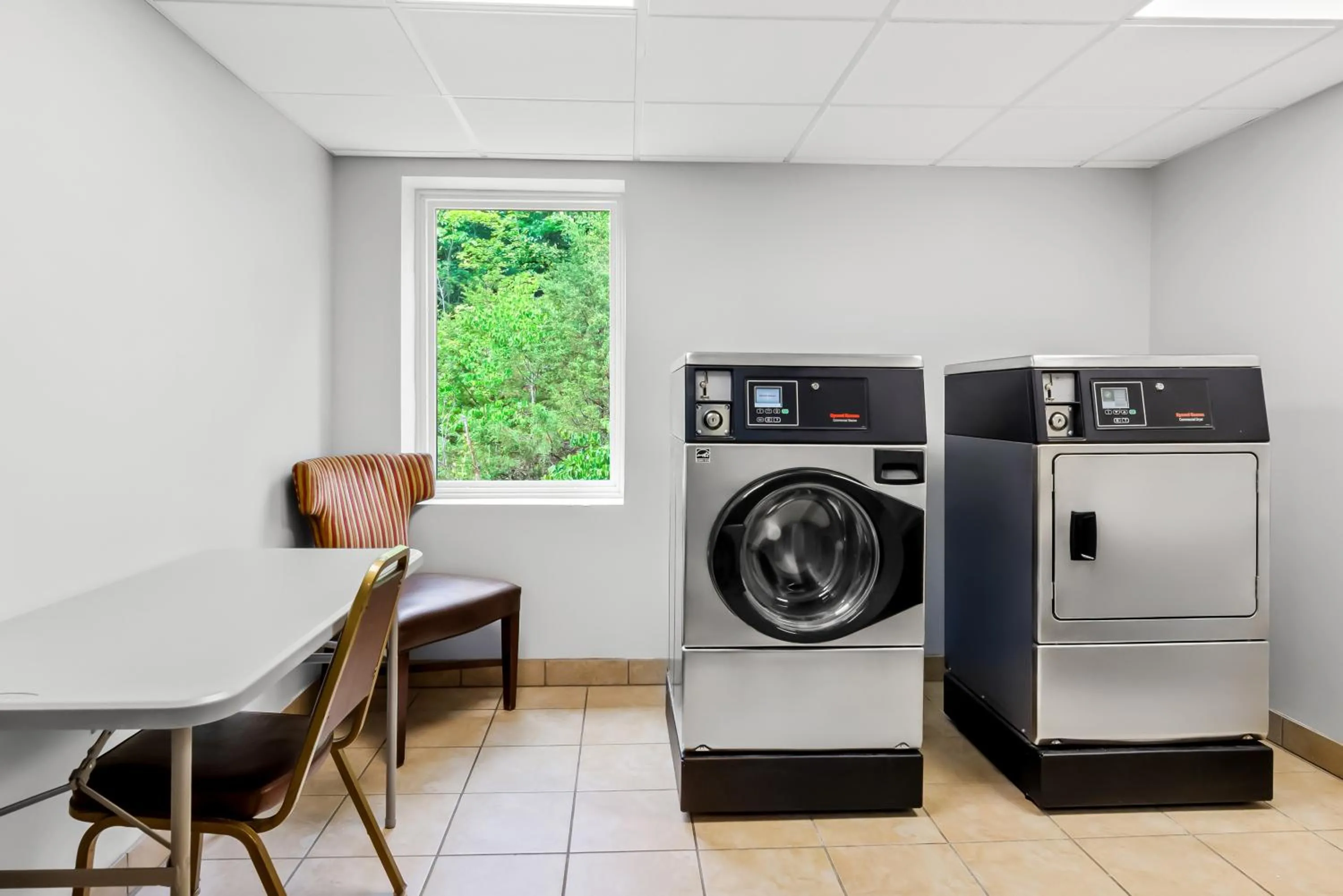 laundry in Spark by Hilton Lexington