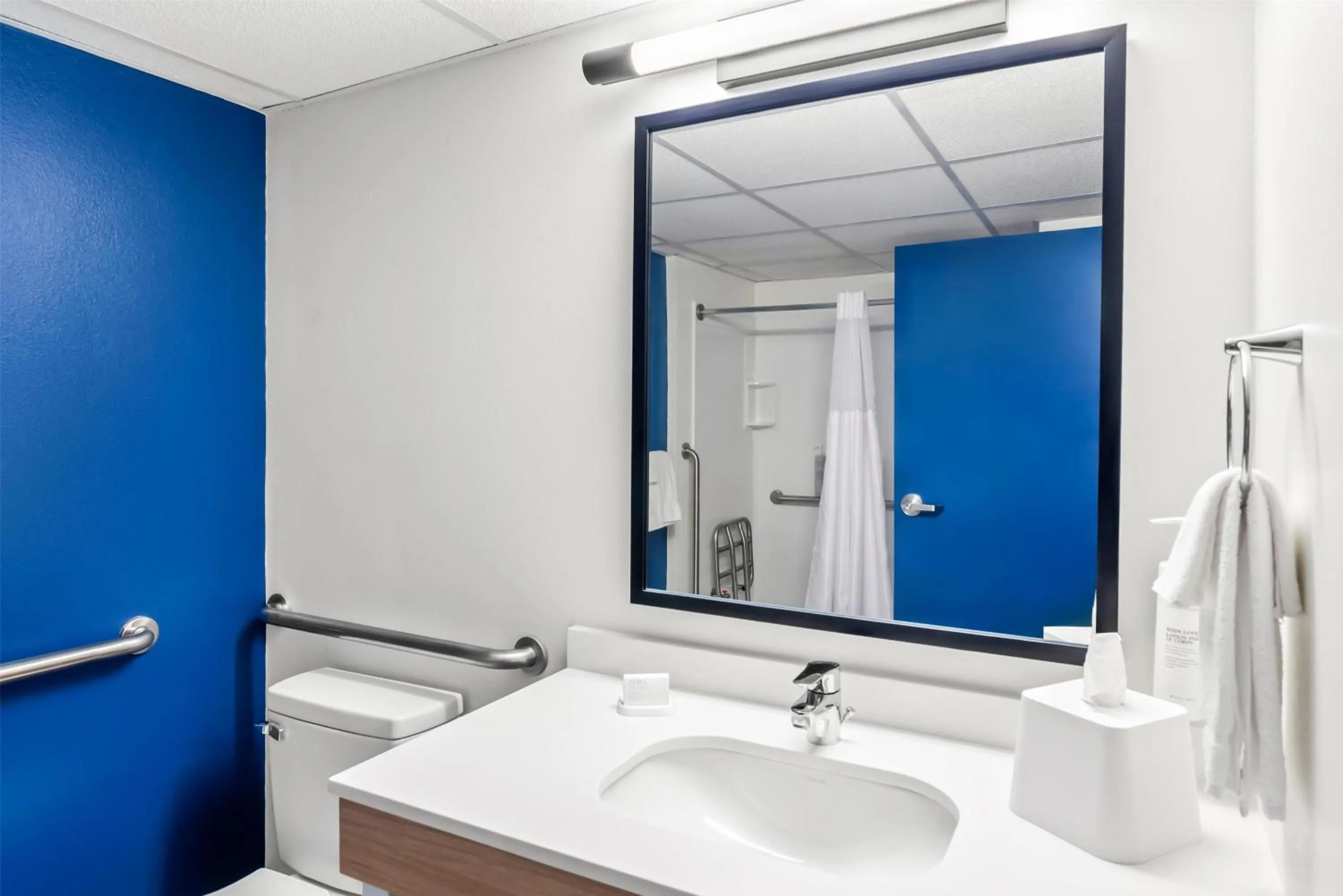 Bathroom in Spark by Hilton Lexington
