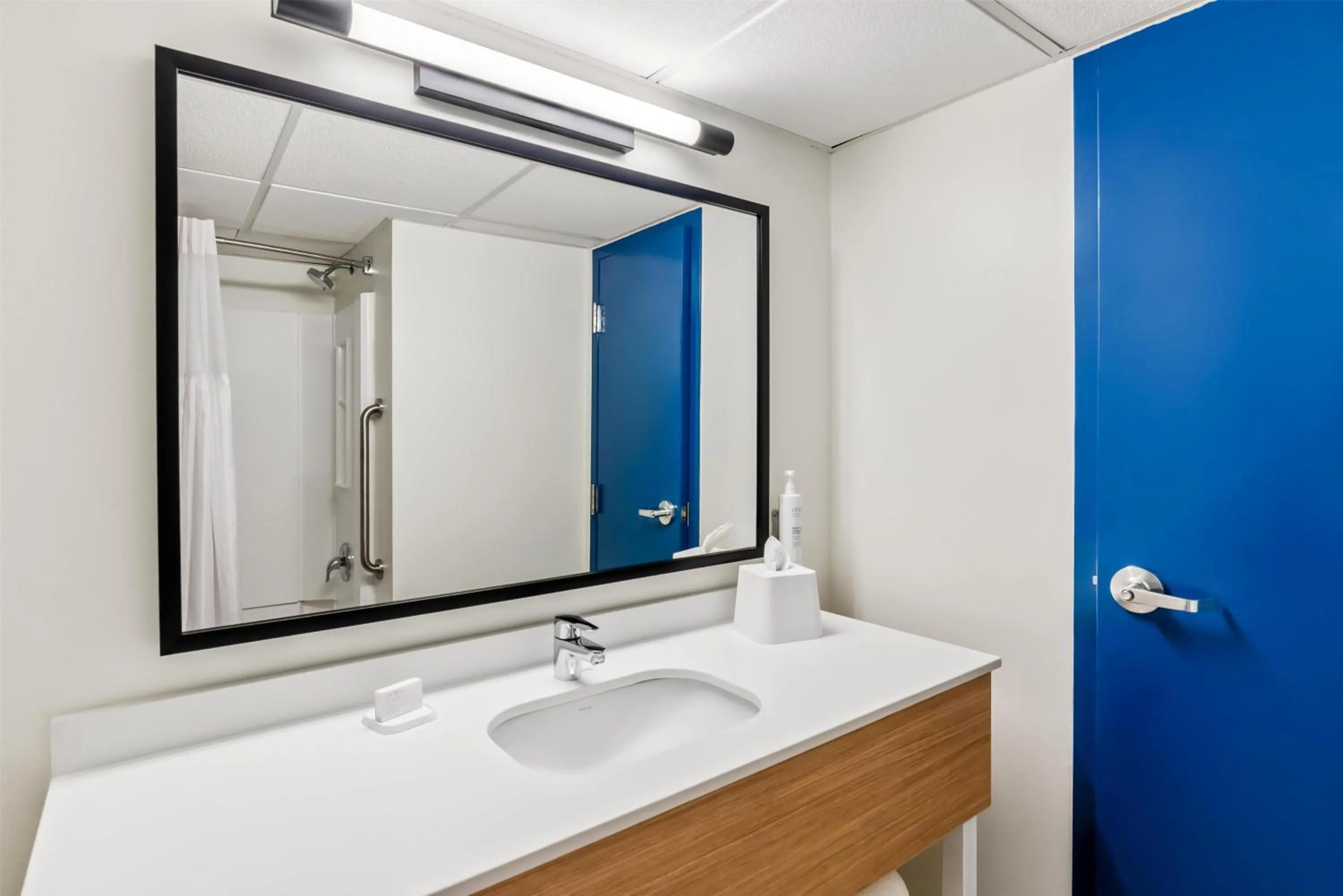 Bathroom in Spark by Hilton Lexington