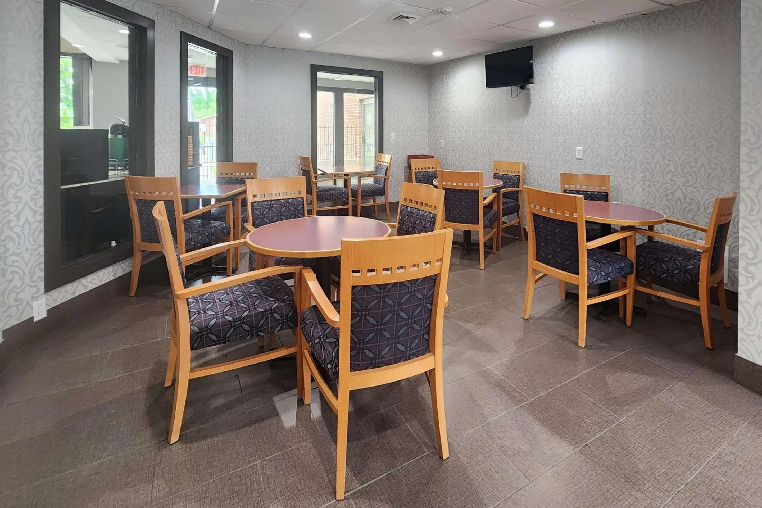 Restaurant/places to eat in Quality Inn Dublin I-81 Restaurant/places to eat in Quality Inn Dublin I-81