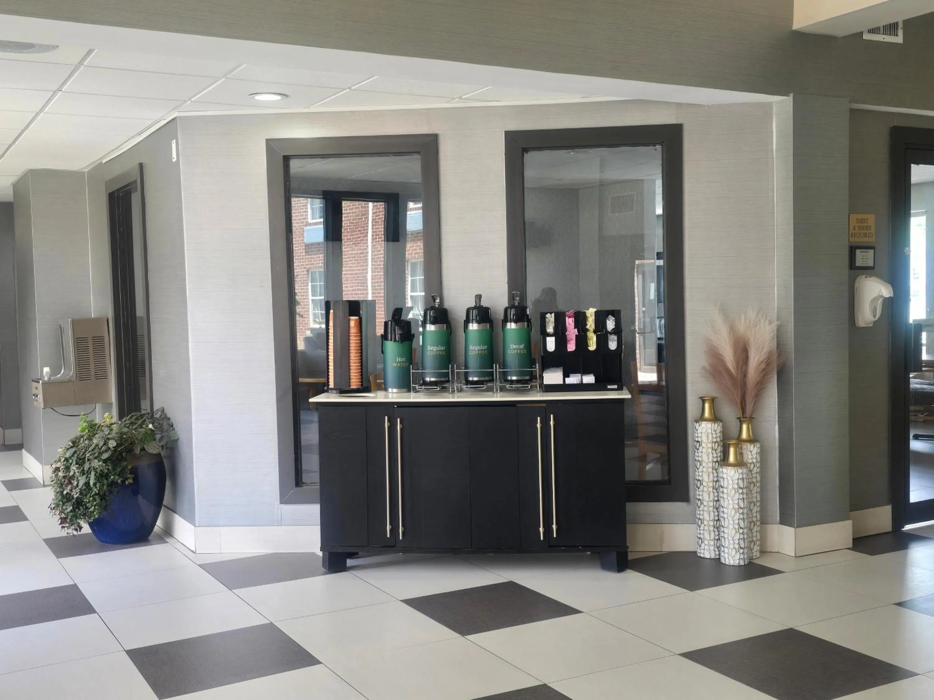 Restaurant/places to eat in Quality Inn Dublin I-81