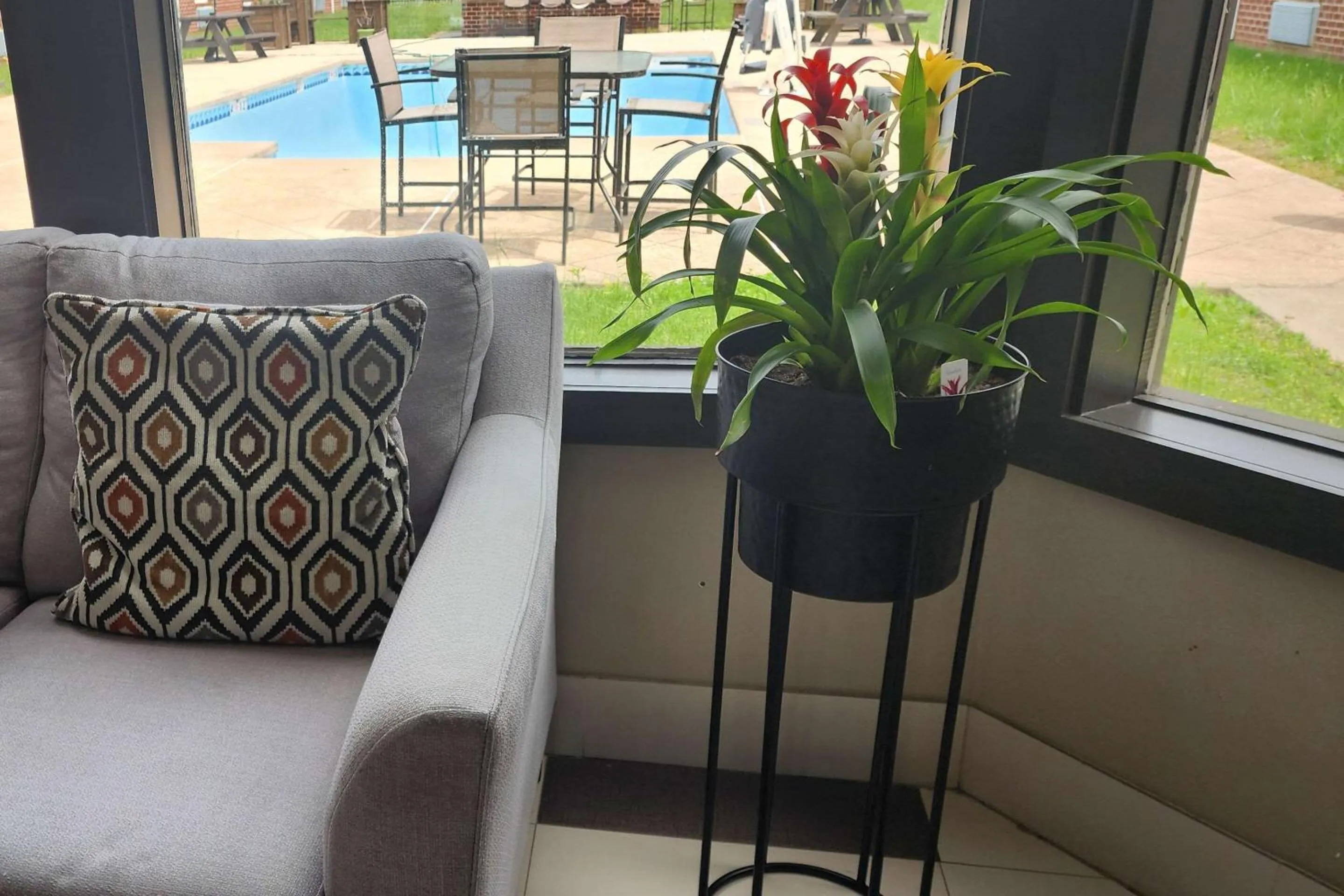 Patio in Quality Inn Dublin I-81