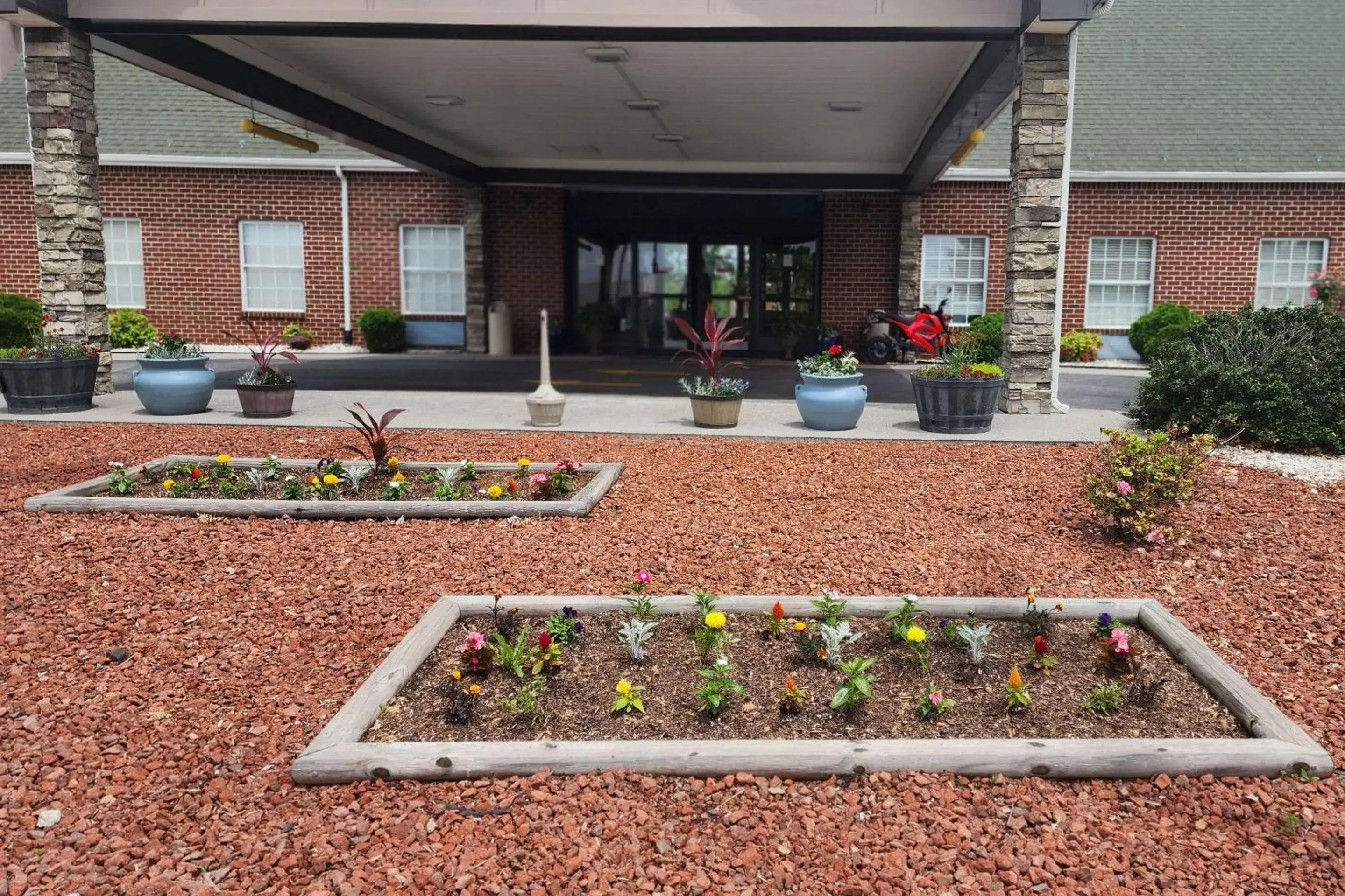 Property building in Quality Inn Dublin I-81 Property building in Quality Inn Dublin I-81