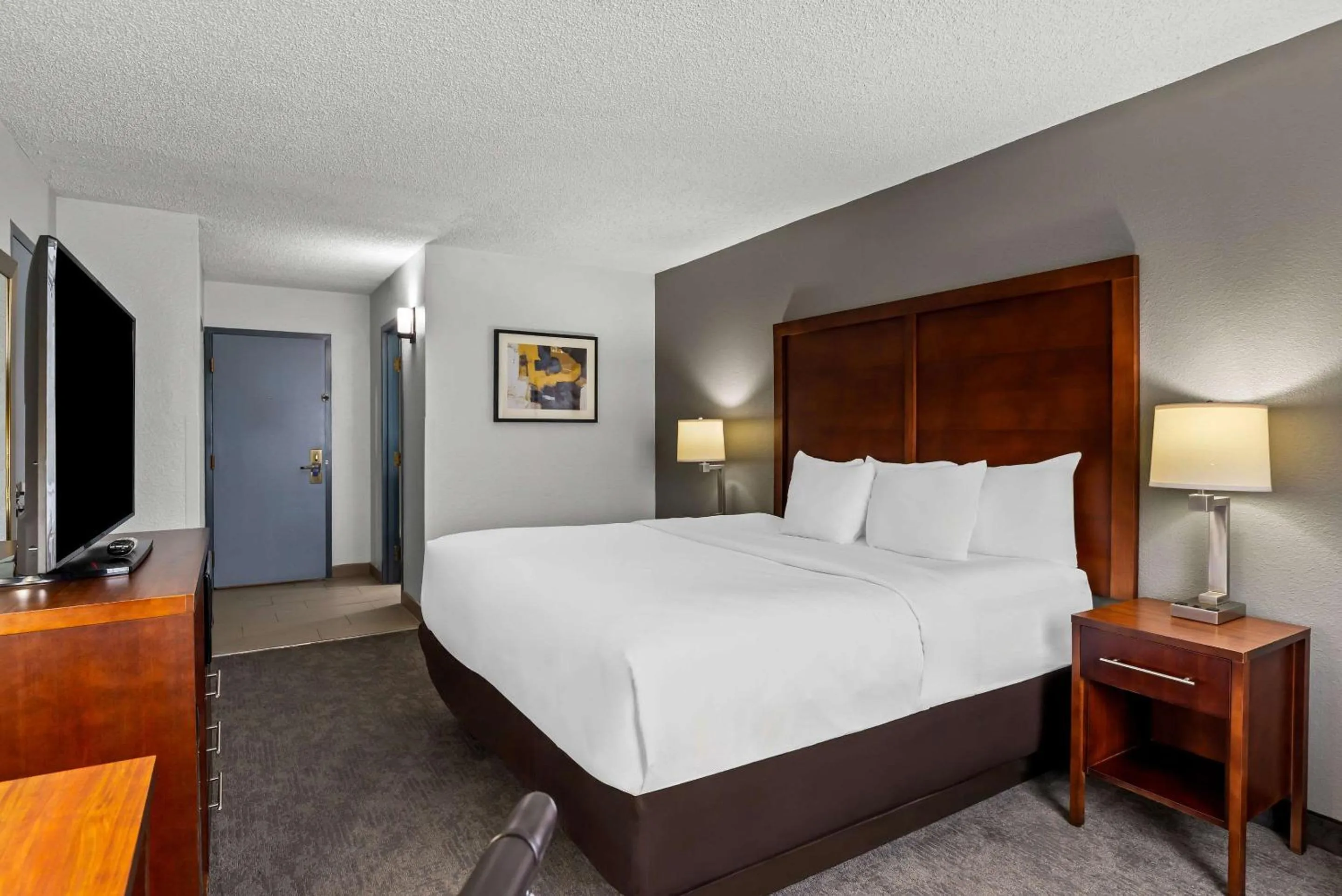 Bedroom, Bed in Comfort Inn & Suites Staunton