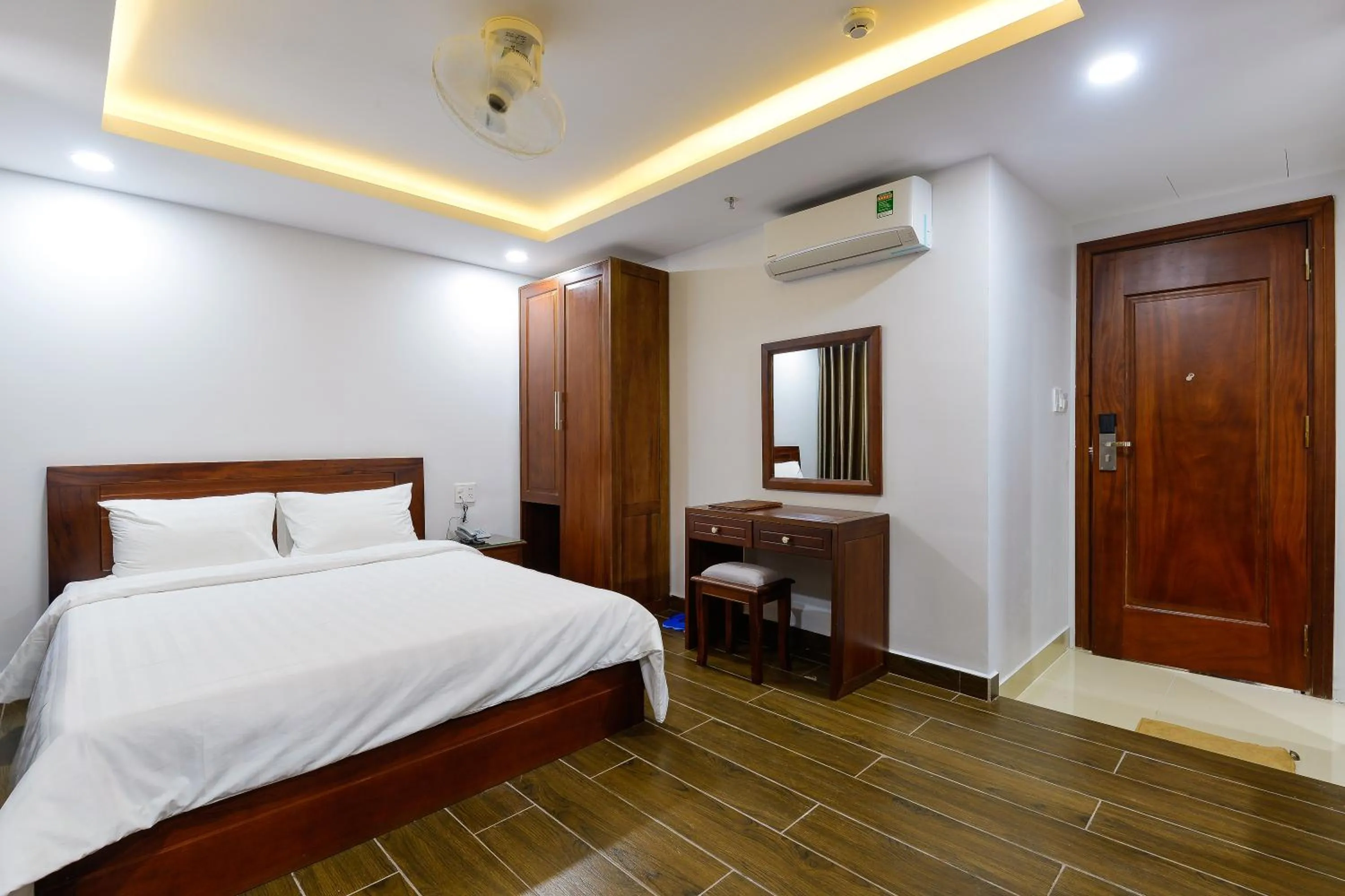 Bed in Royal Hotel District 2