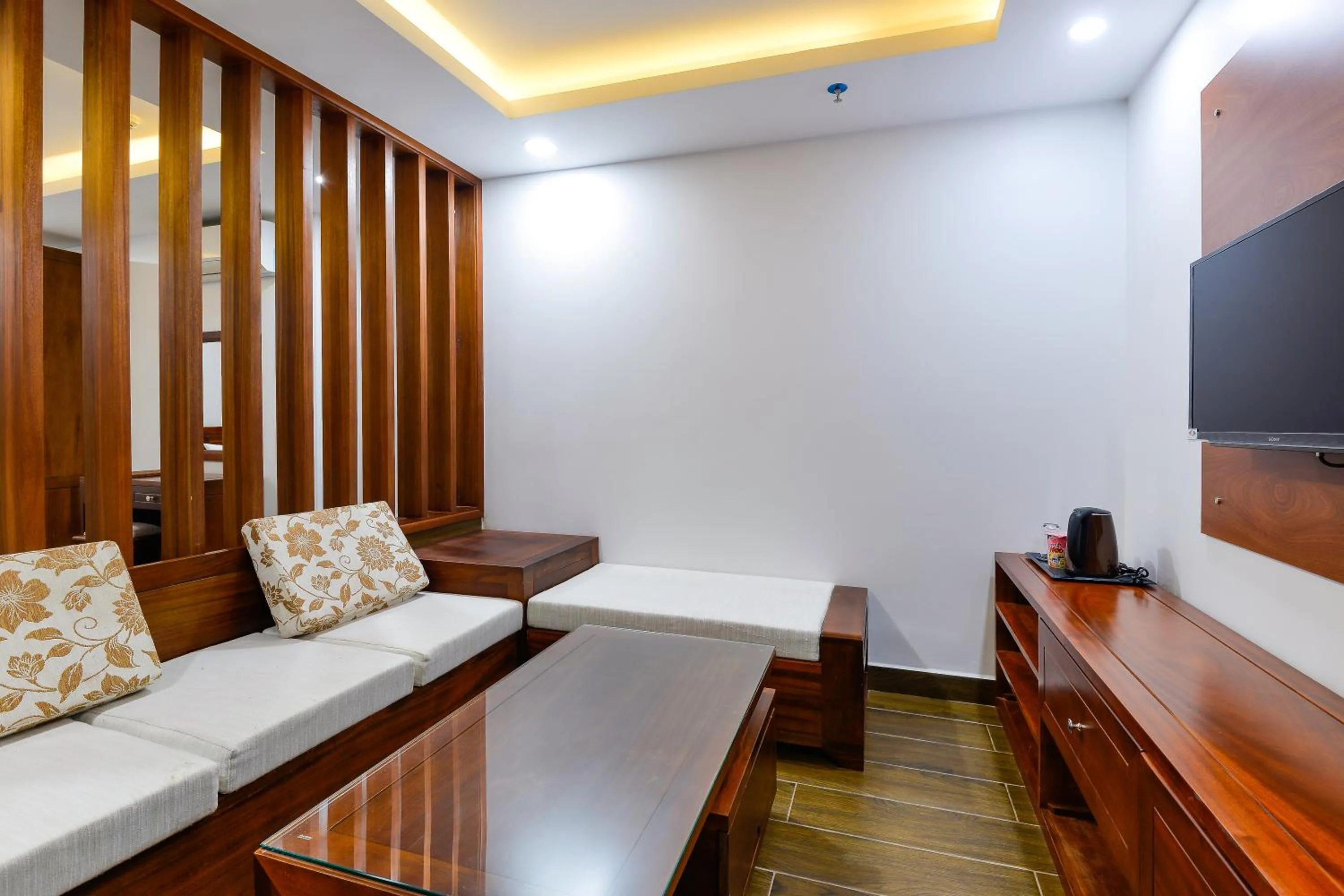 TV and multimedia in Royal Hotel District 2