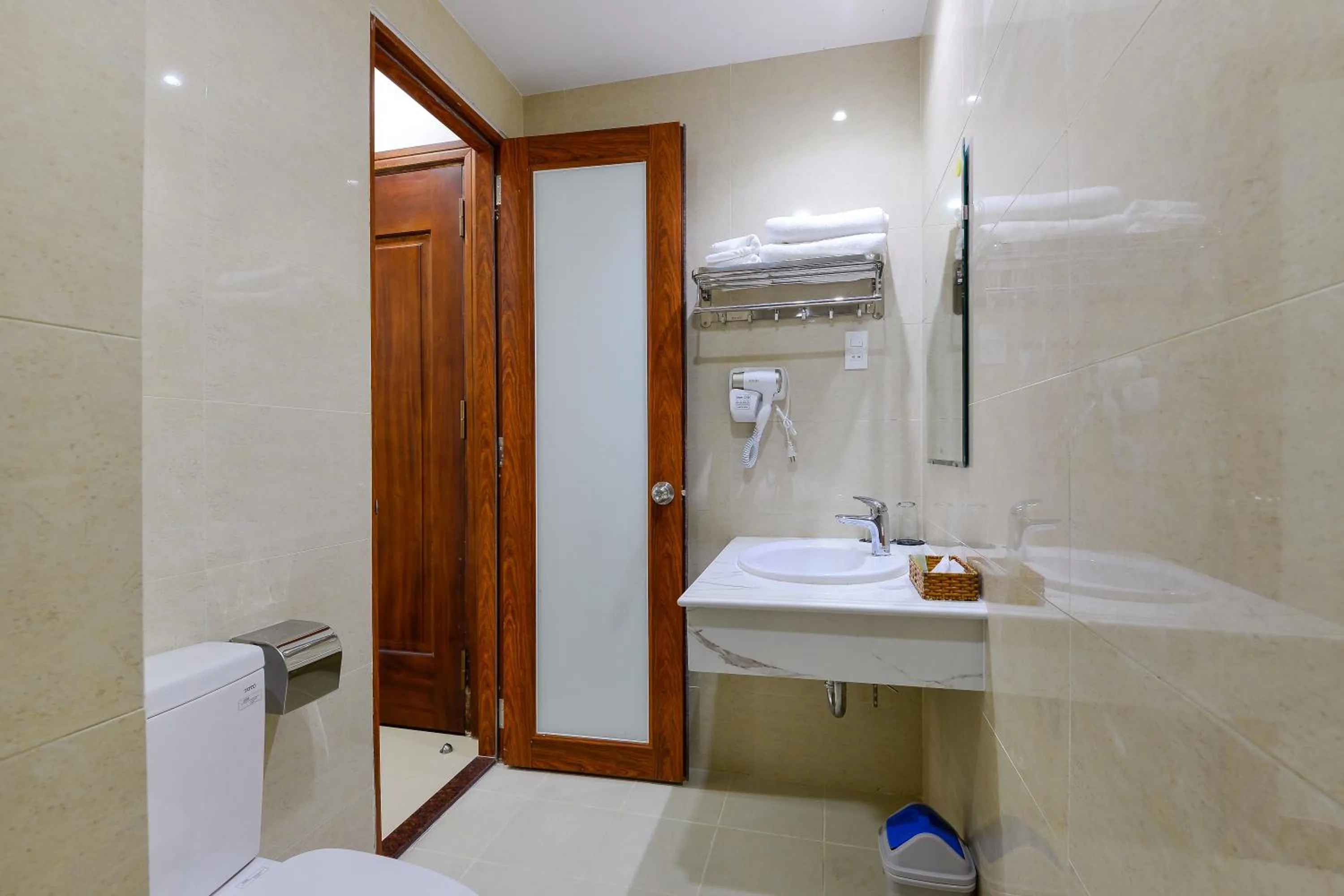 Shower in Royal Hotel District 2