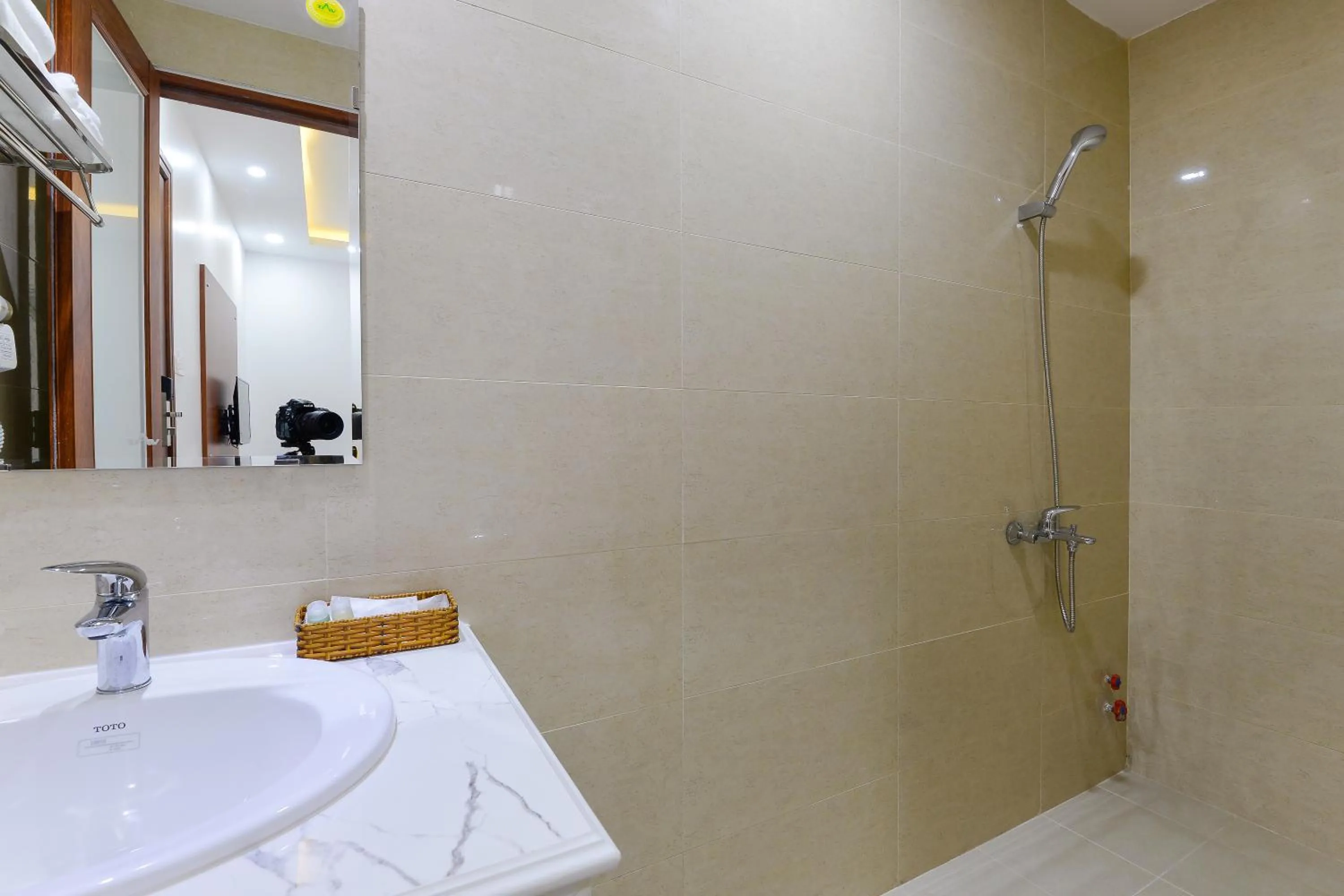 Shower in Royal Hotel District 2