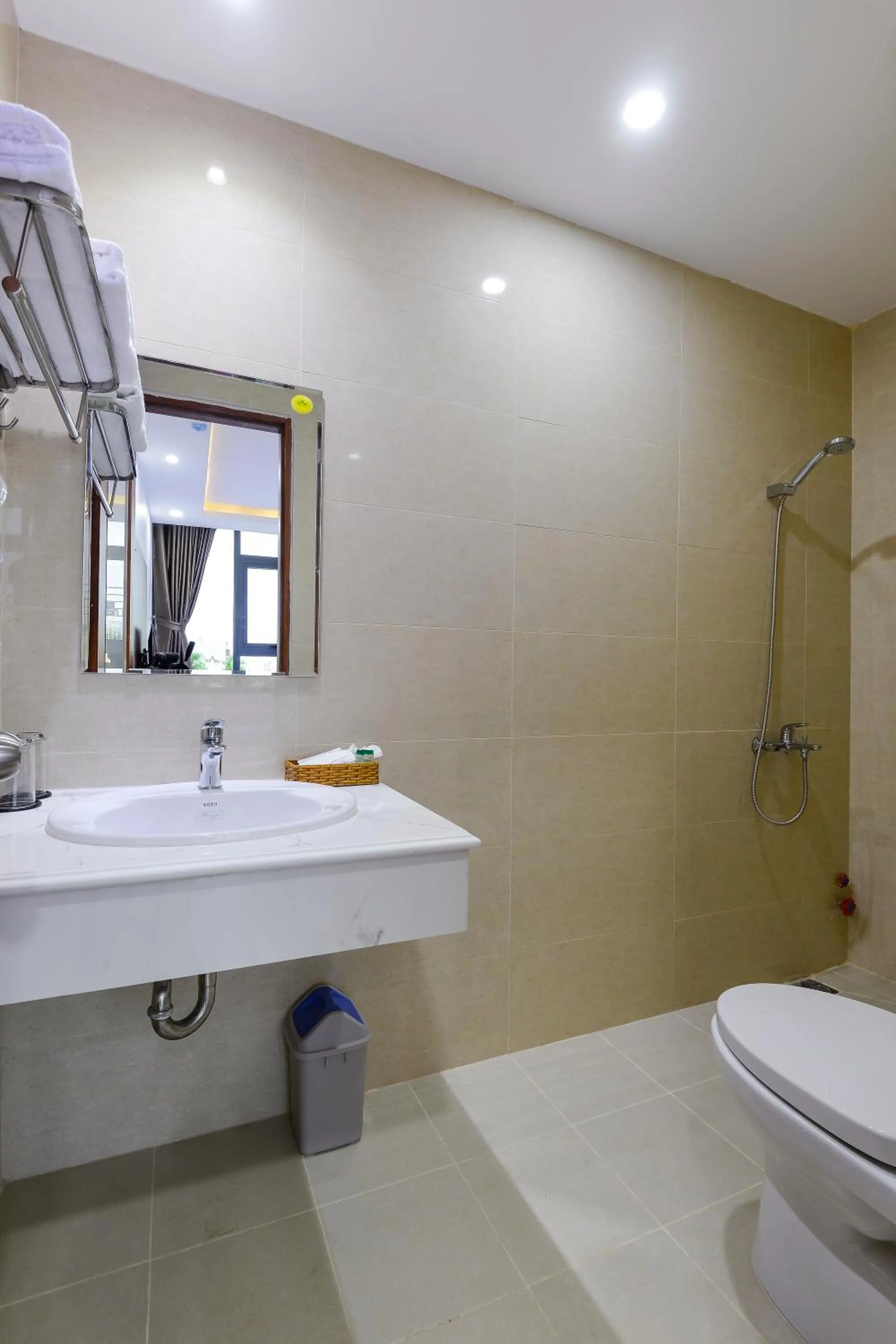Shower in Royal Hotel District 2