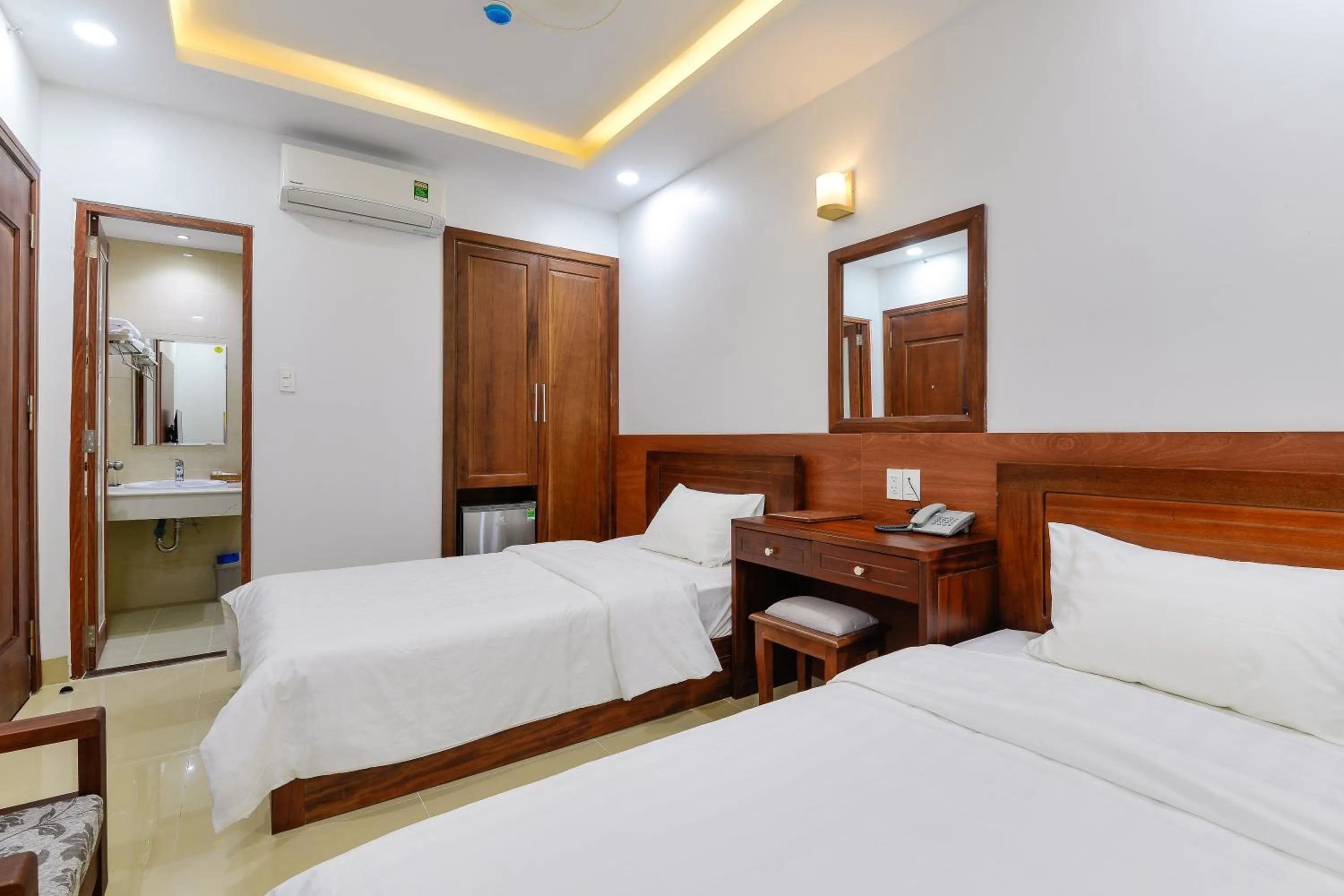 Bed in Royal Hotel District 2