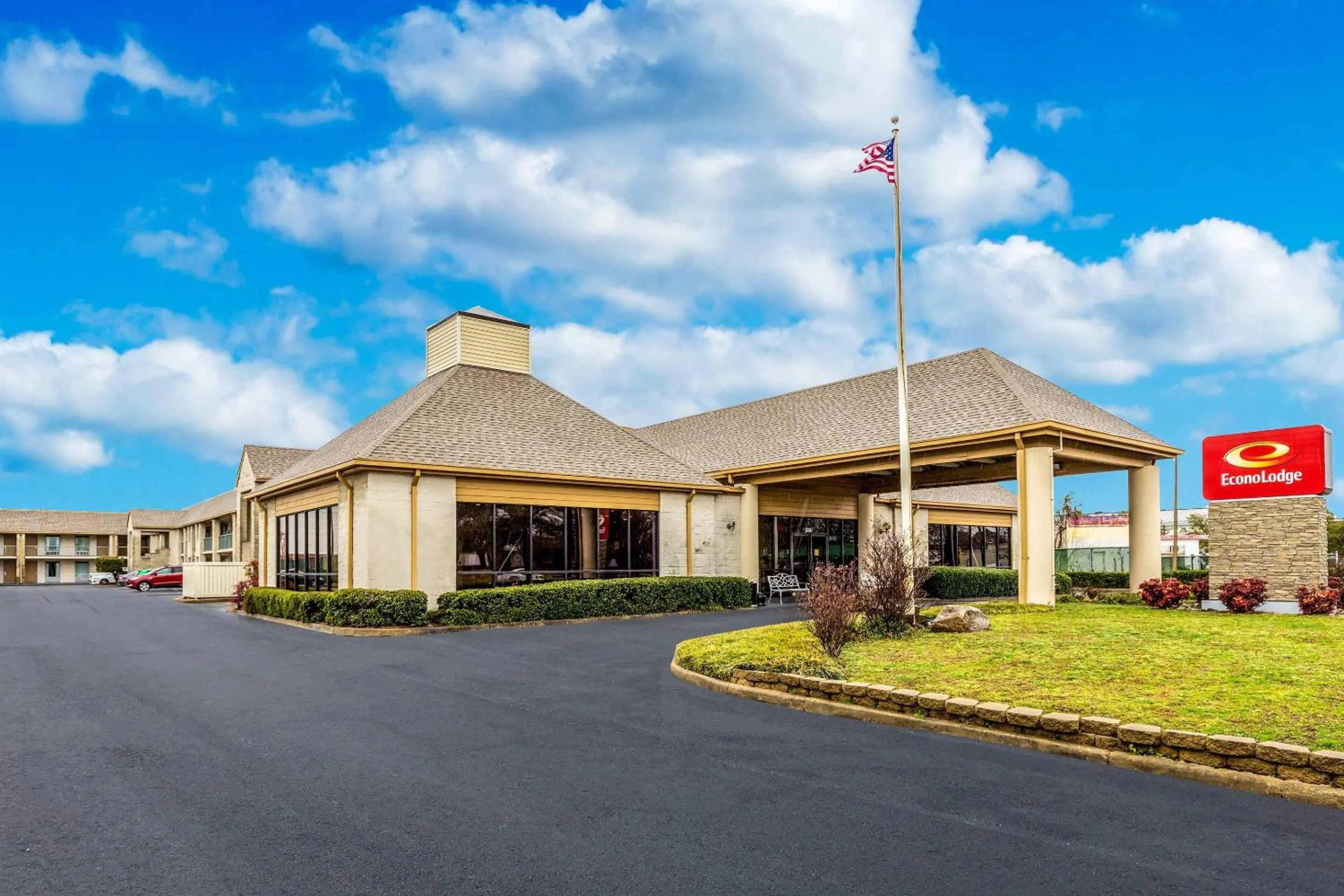 Property building in Econo Lodge Naval Station Norfolk
