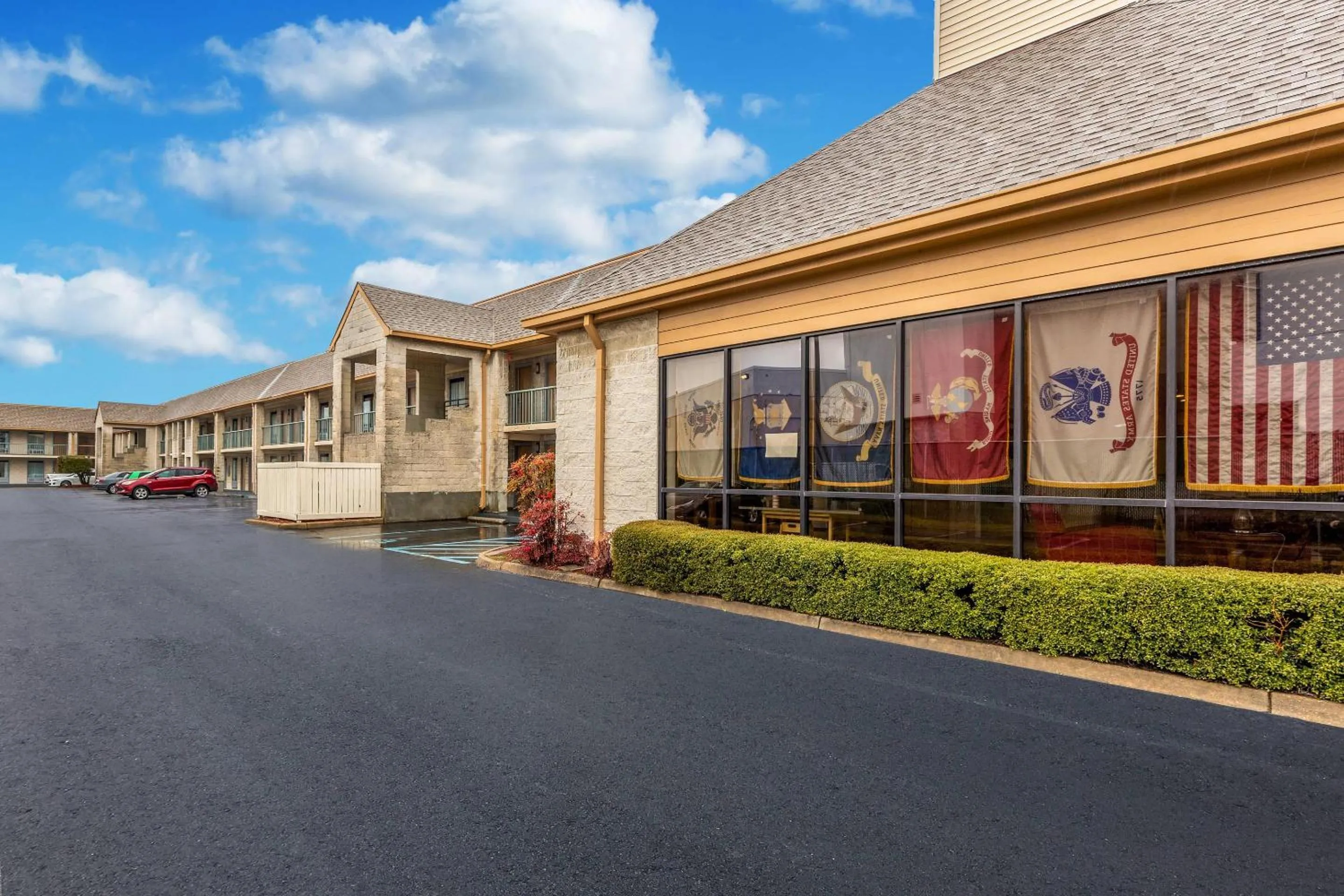 Property building in Econo Lodge Naval Station Norfolk