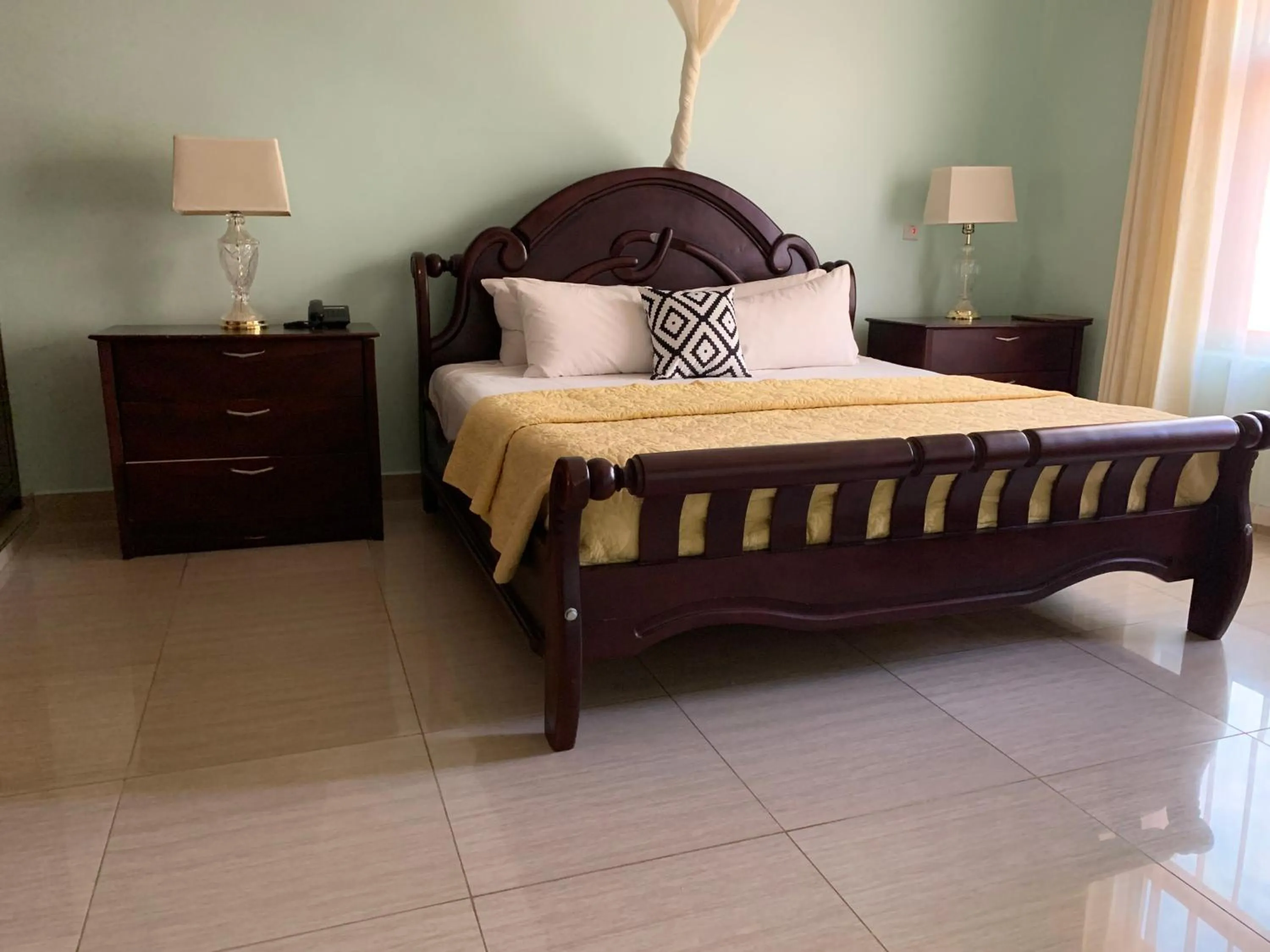 Bedroom, Bed in Lakepoint Villa