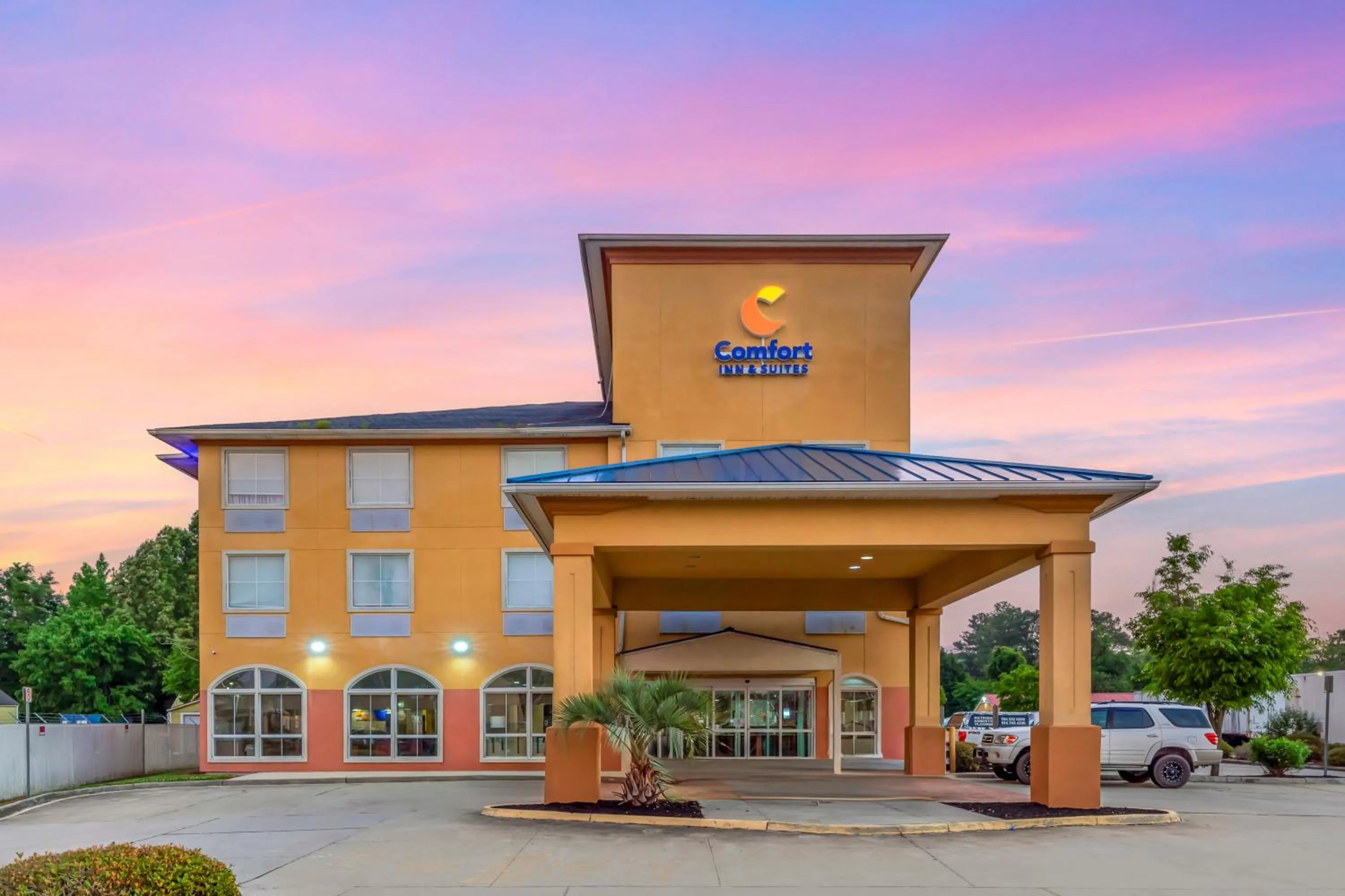 Property building in Comfort Inn & Suites Chesapeake - Portsmouth