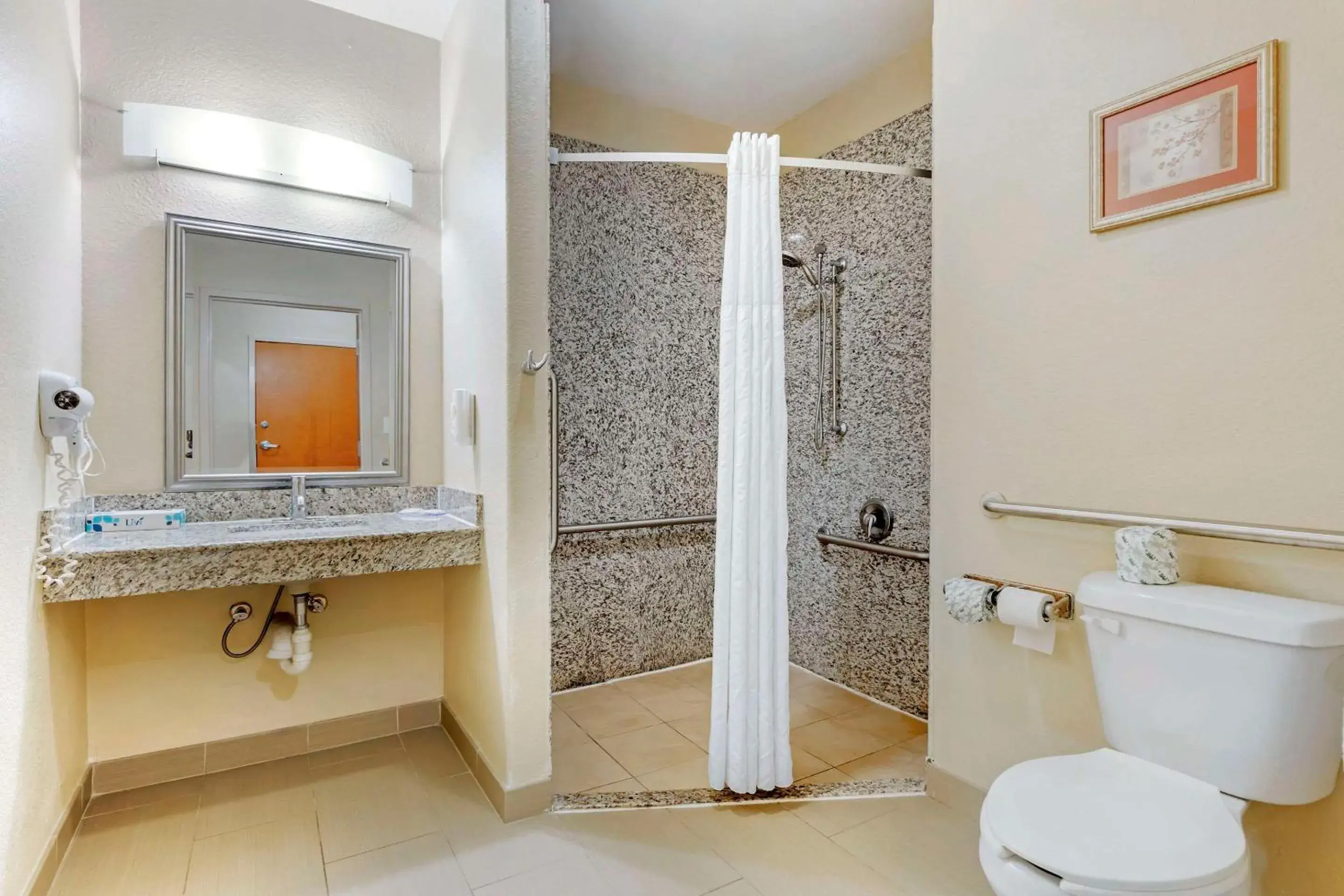 Bedroom in Comfort Inn & Suites Chesapeake - Portsmouth Bedroom in Comfort Inn & Suites Chesapeake - Portsmouth