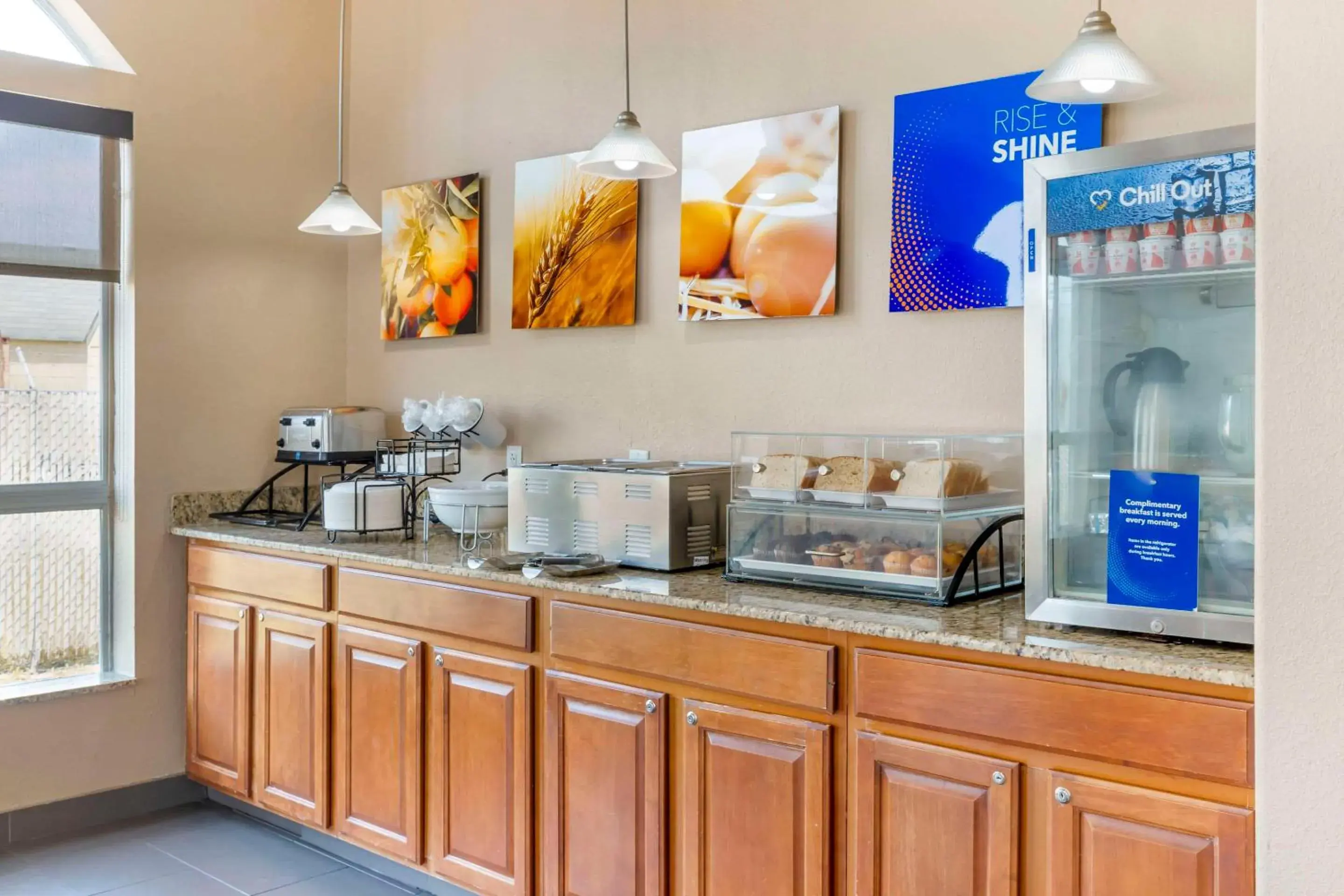 Breakfast in Comfort Inn & Suites Chesapeake - Portsmouth Breakfast in Comfort Inn & Suites Chesapeake - Portsmouth