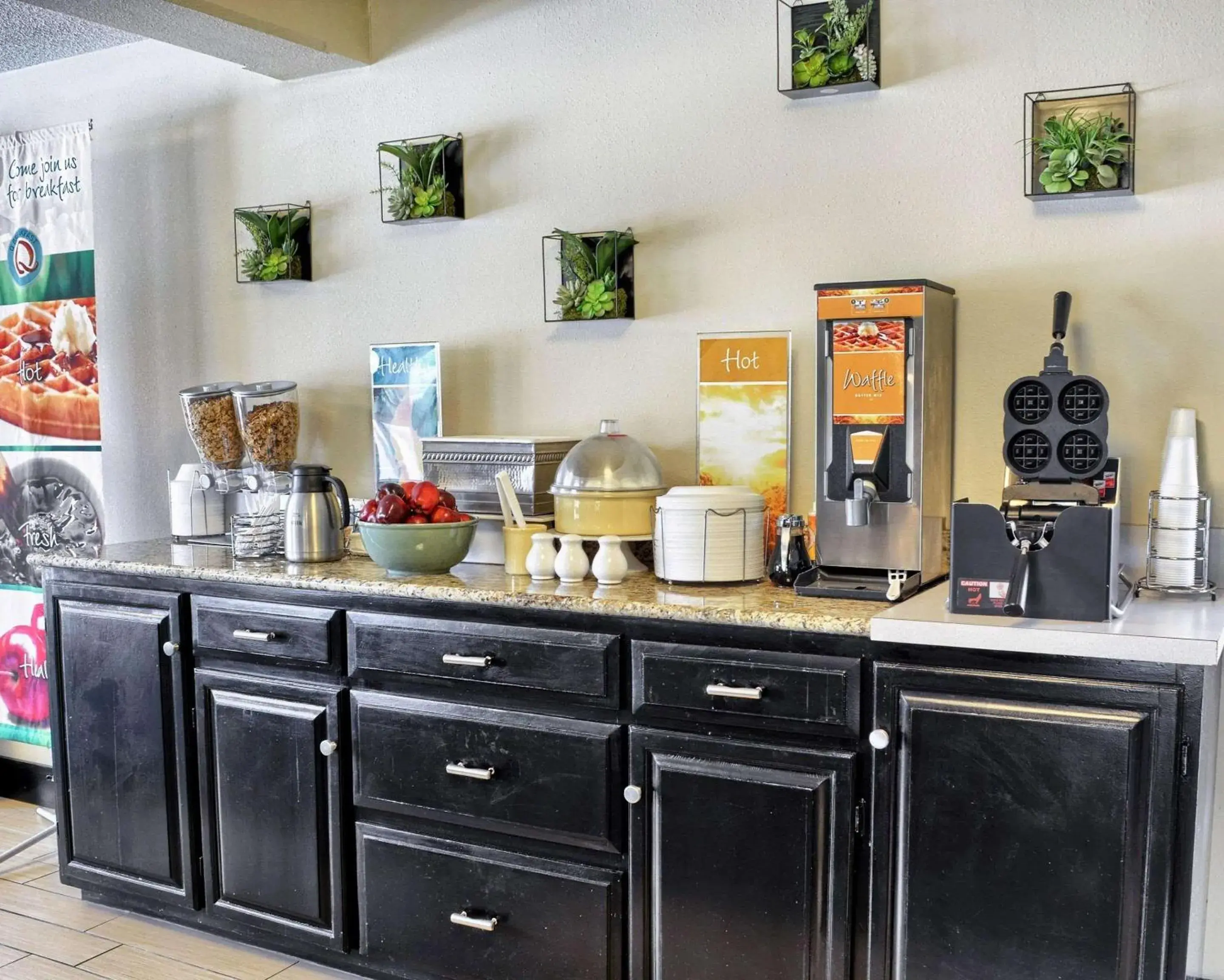 Restaurant/places to eat in Quality Inn Restaurant/places to eat in Quality Inn