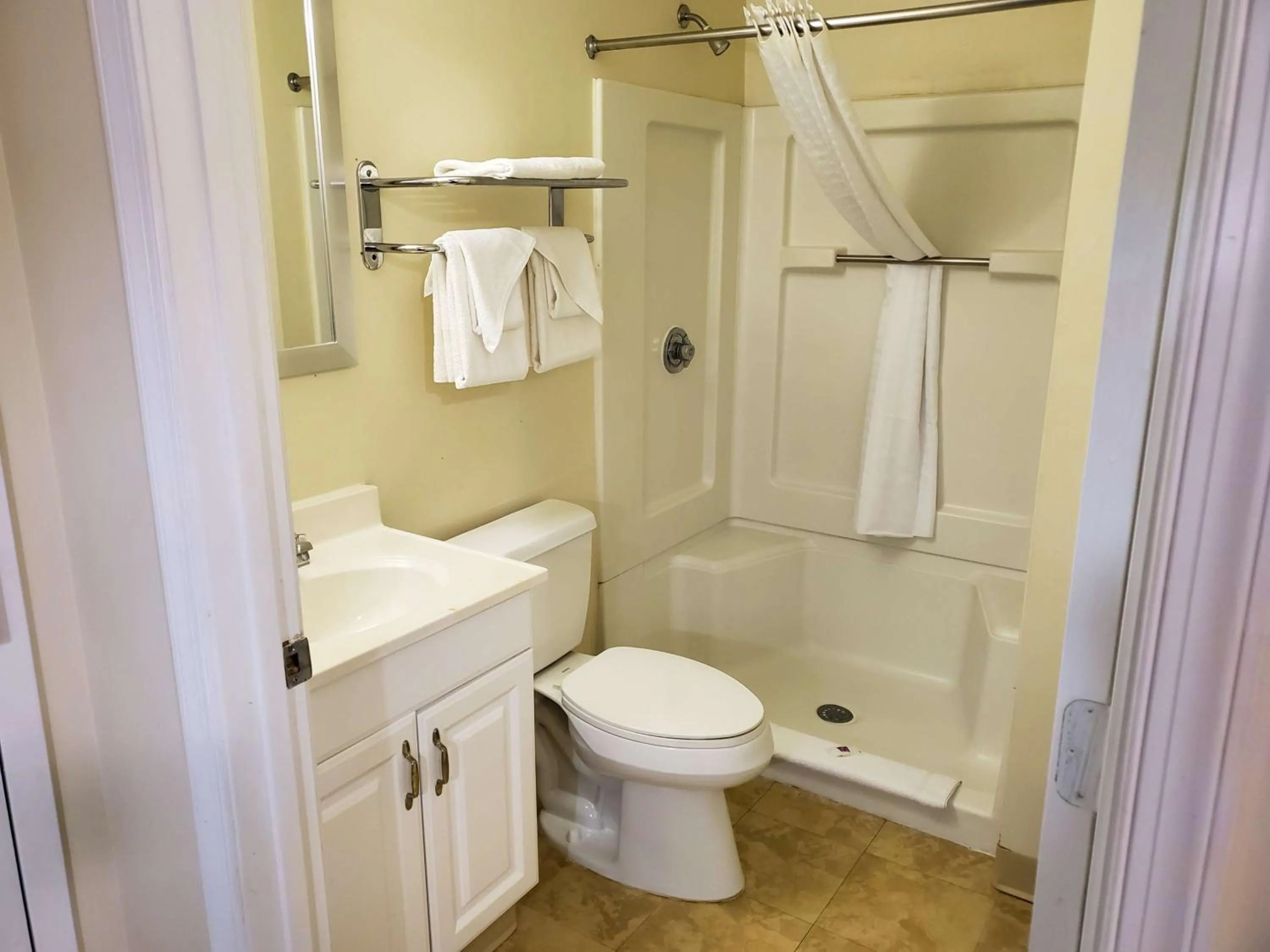 Bathroom in Motel 6-Richmond, VA - I-64 West