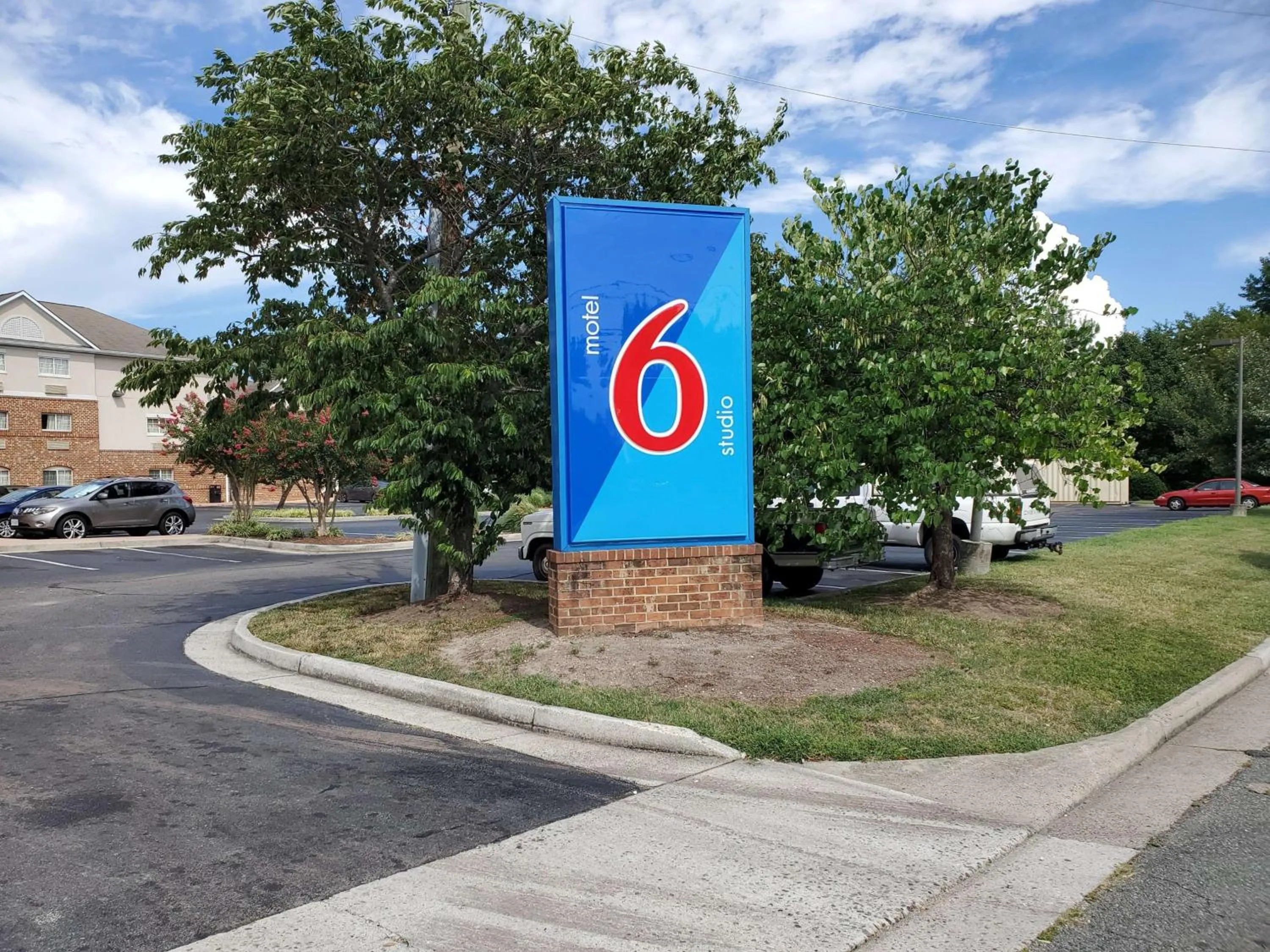 Property building in Motel 6-Richmond, VA - I-64 West