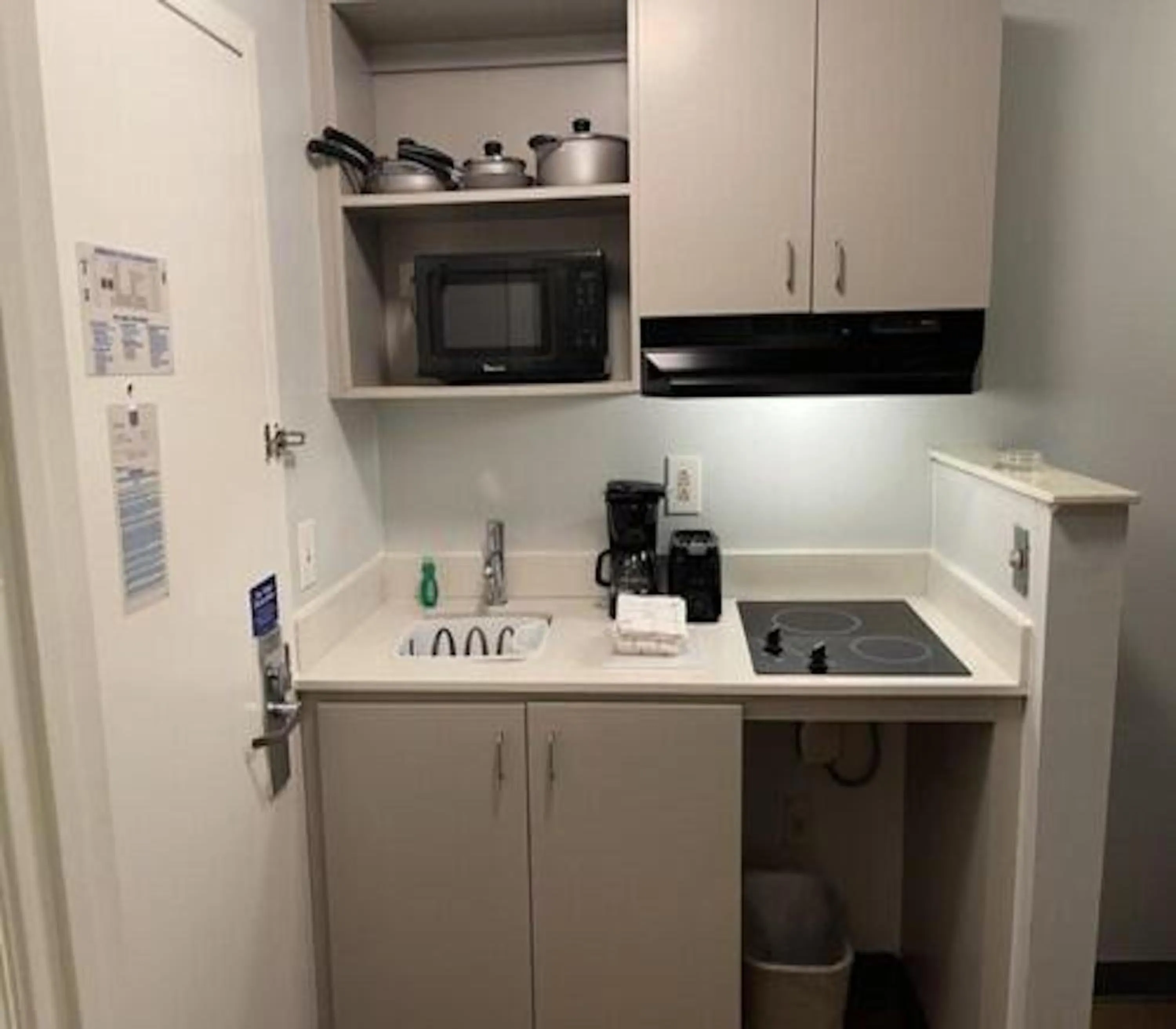 Kitchen or kitchenette in Motel 6-Richmond, VA - I-64 West