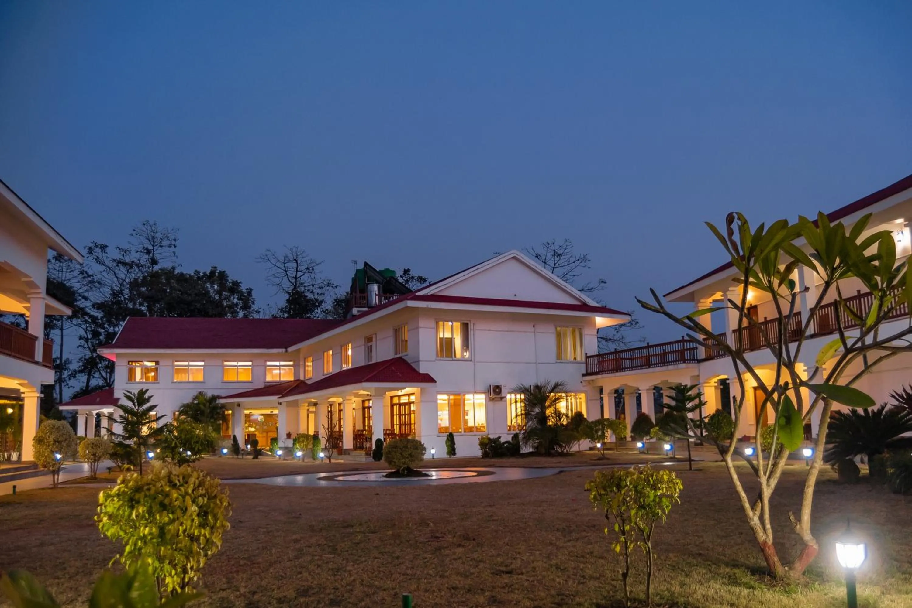 Garden view in Hotel Earth Light Sauraha