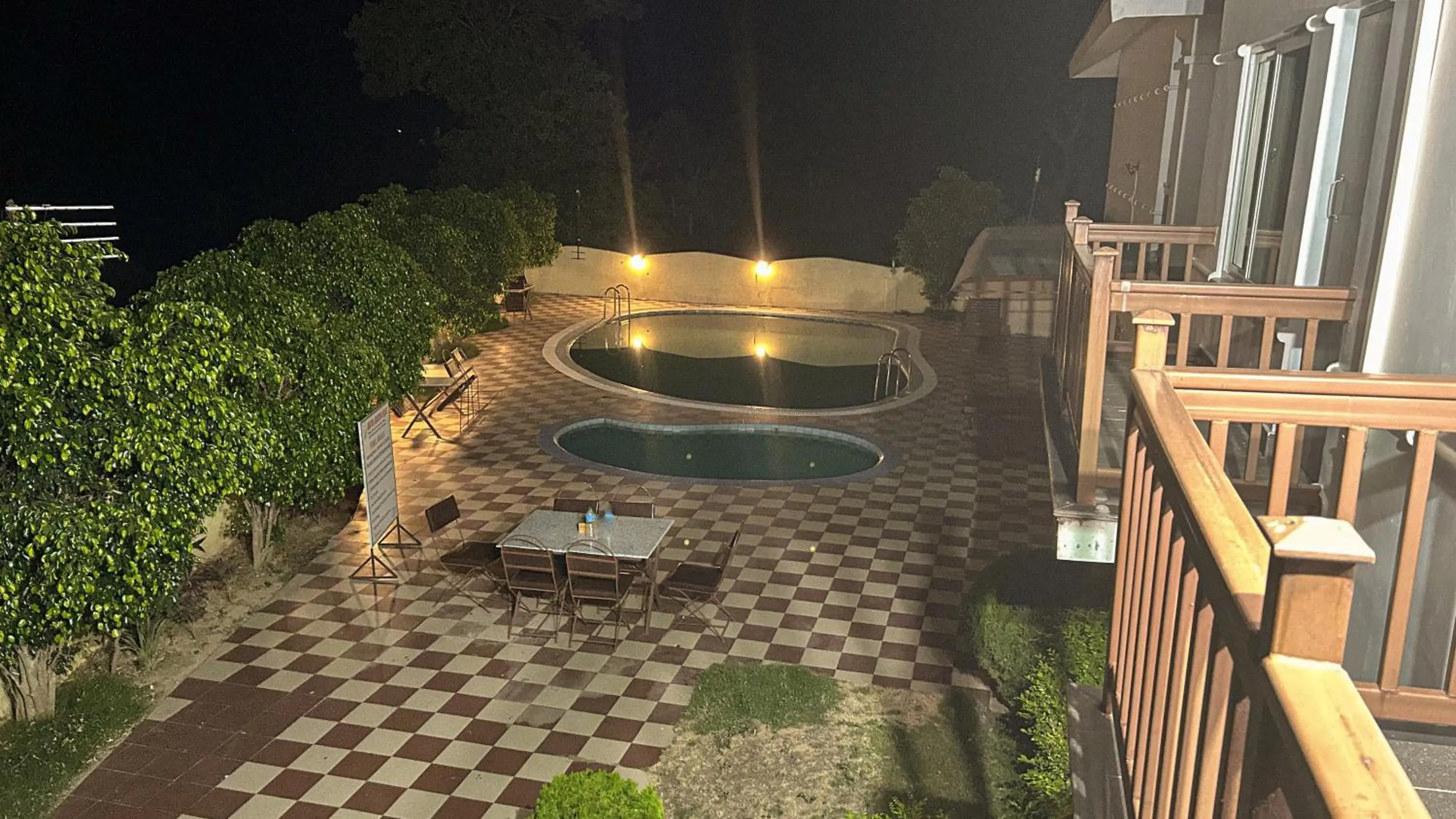Night in Hotel Earth Light Sauraha
