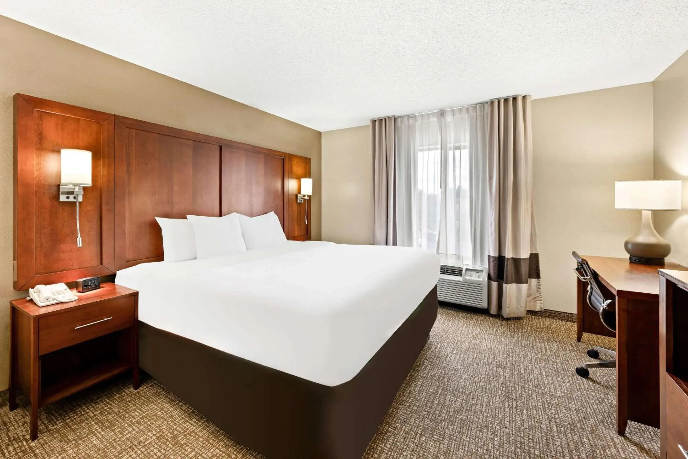 Bedroom, Bed in Comfort Suites Abingdon I-81 Bedroom, Bed in Comfort Suites Abingdon I-81