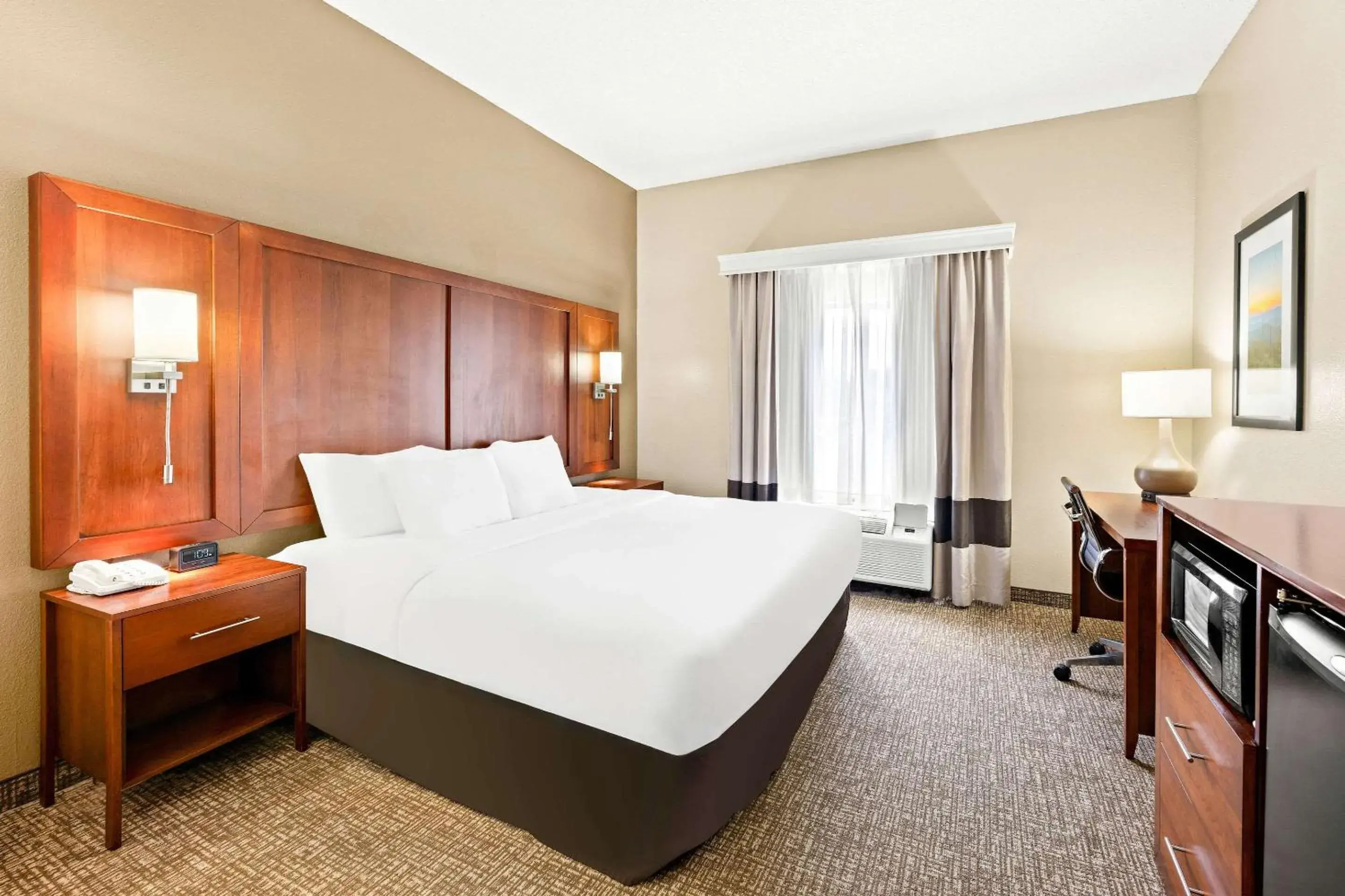 Bedroom, Bed in Comfort Suites Abingdon I-81 Bedroom, Bed in Comfort Suites Abingdon I-81