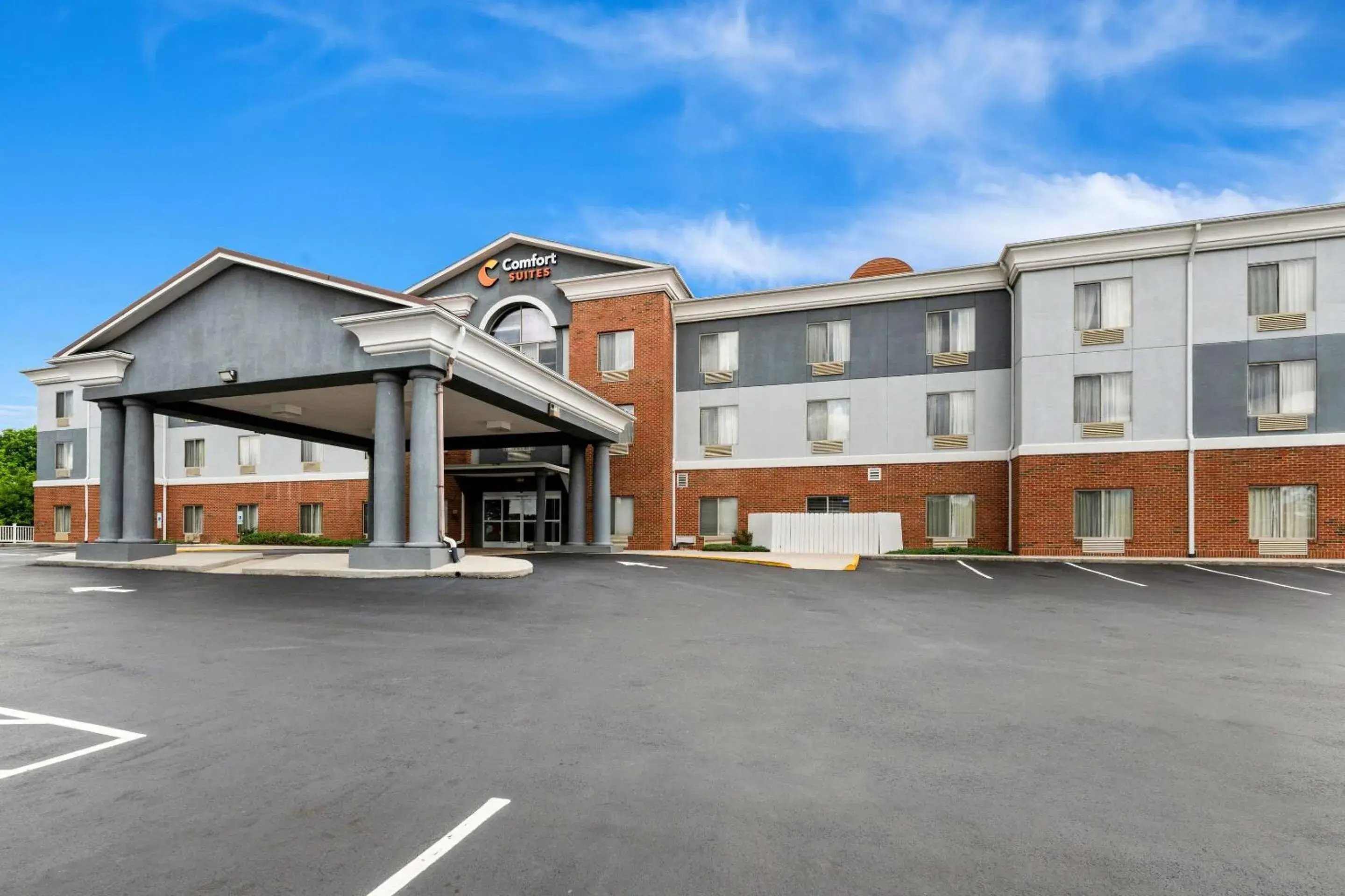 Property building in Comfort Suites Abingdon I-81 Property building in Comfort Suites Abingdon I-81