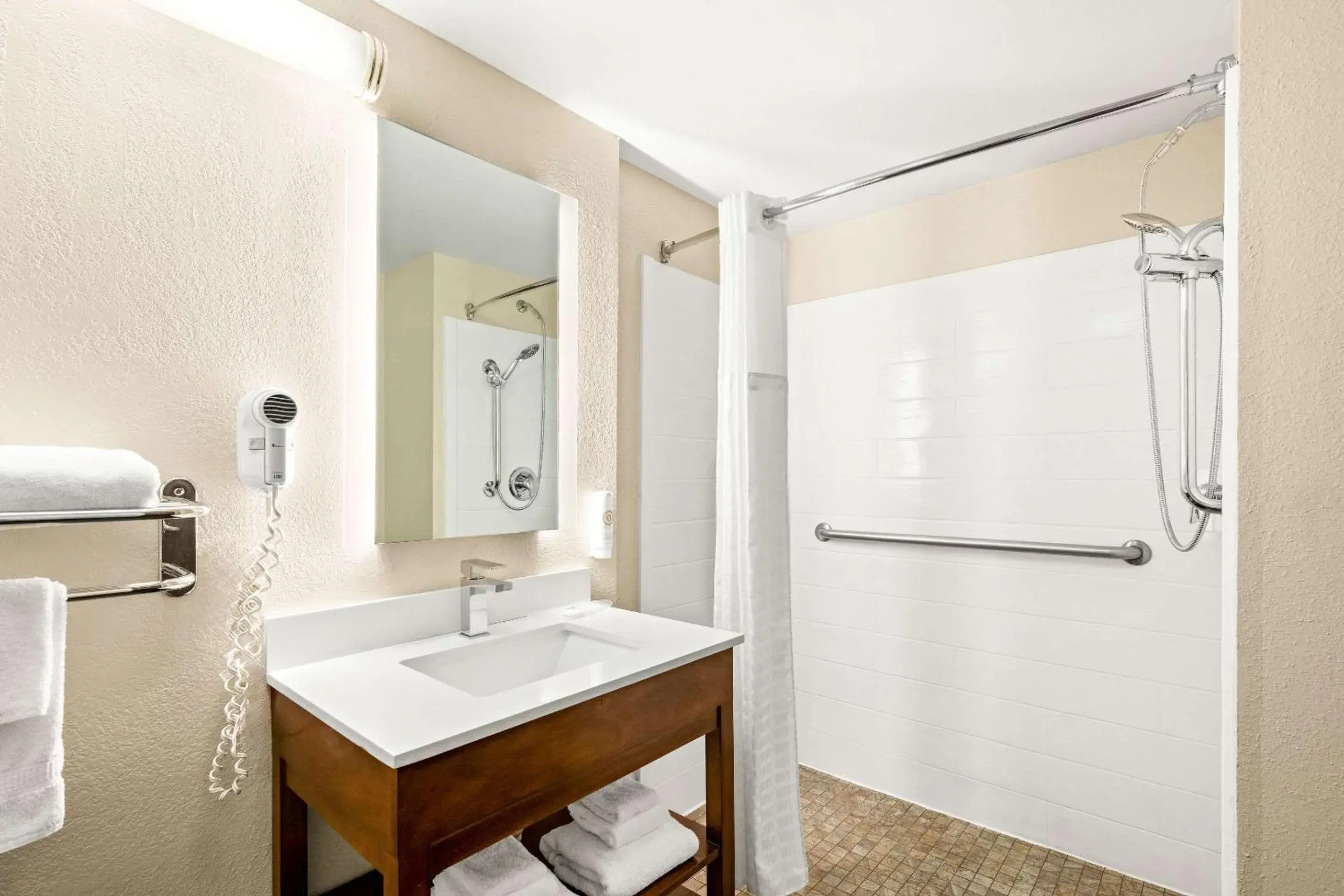 Bedroom in Comfort Suites Abingdon I-81 Bedroom in Comfort Suites Abingdon I-81