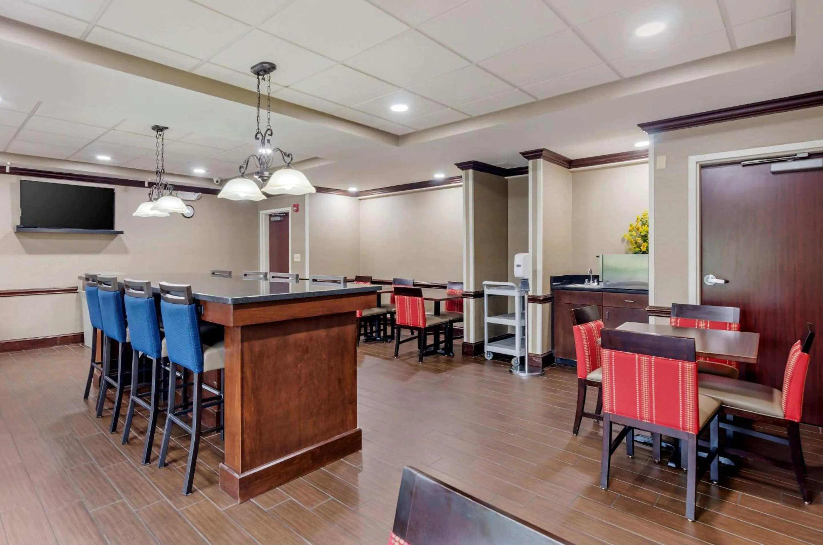 Breakfast in Comfort Inn & Suites Hillsville I-77