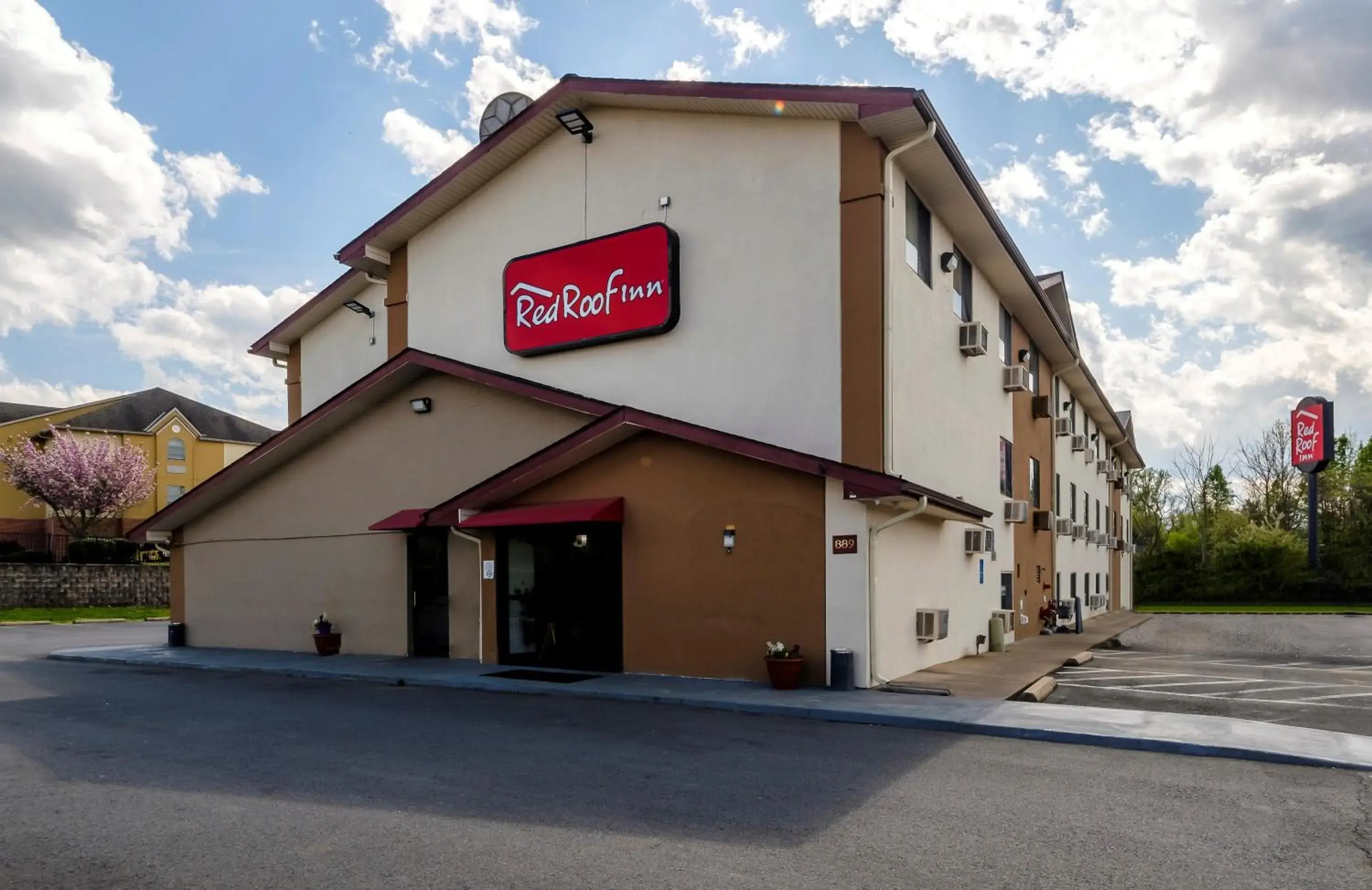 Property building in Red Roof Inn Culpeper Property building in Red Roof Inn Culpeper