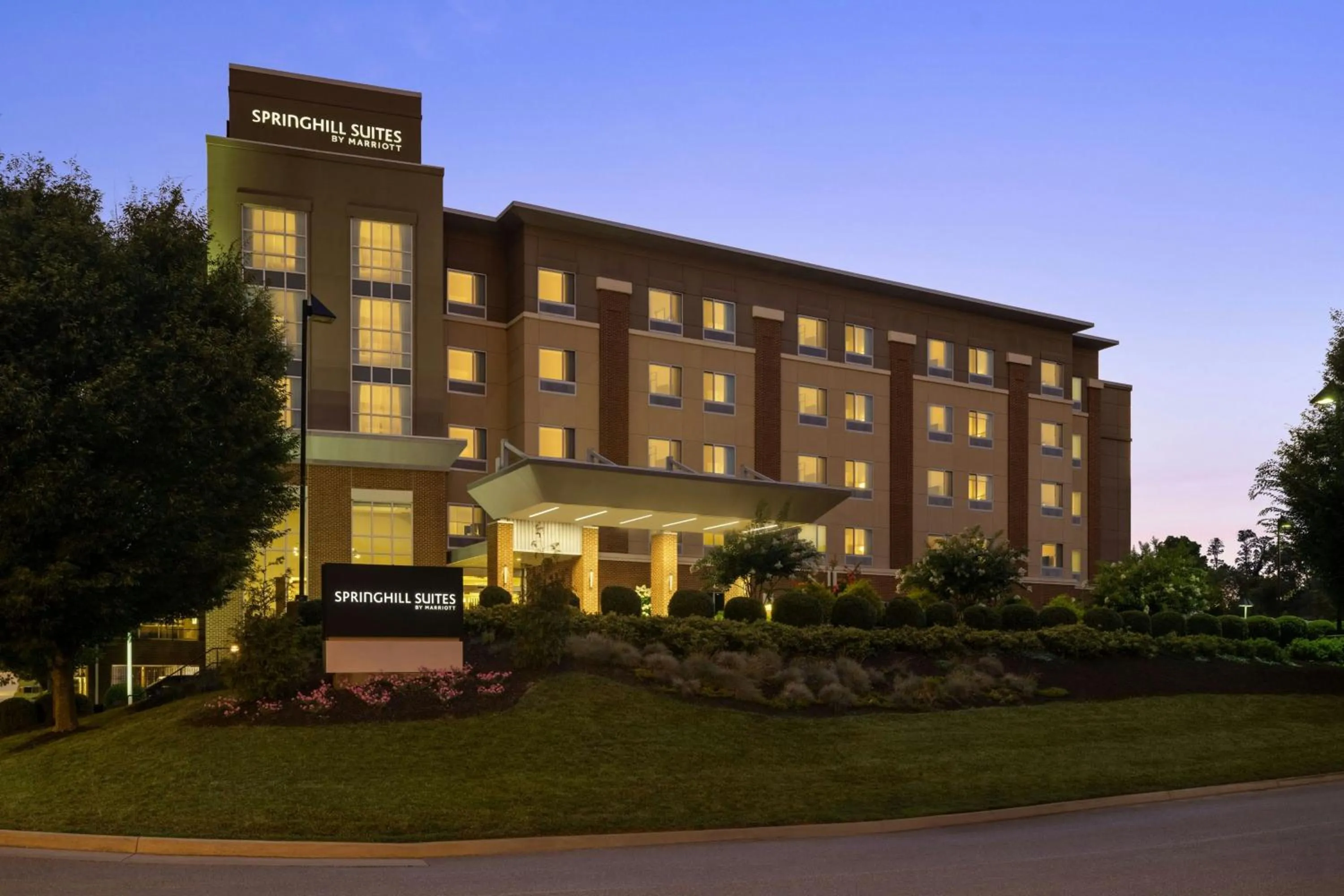 Property building in SpringHill Suites by Marriott Roanoke