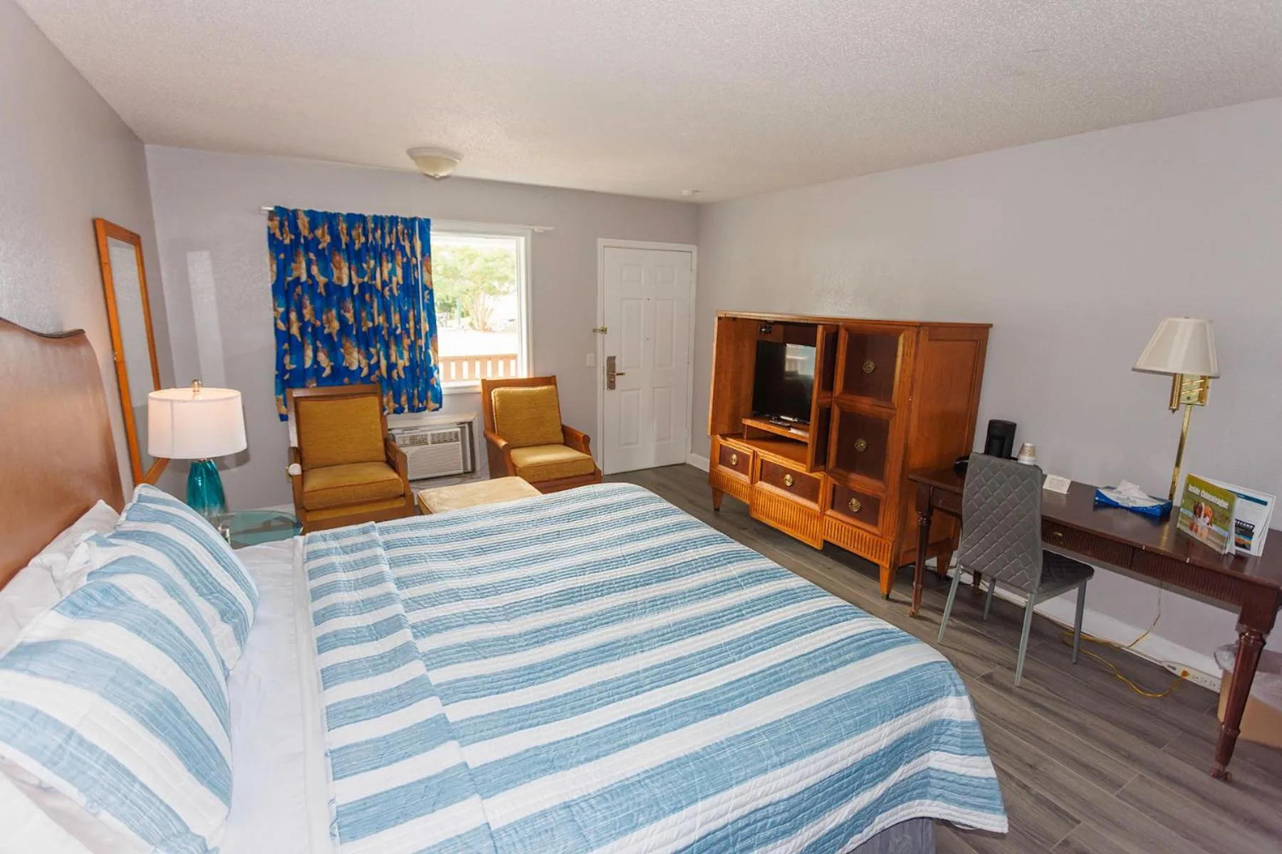 Photo of the whole room, Bed in Atlantic Shores Inn and Suites