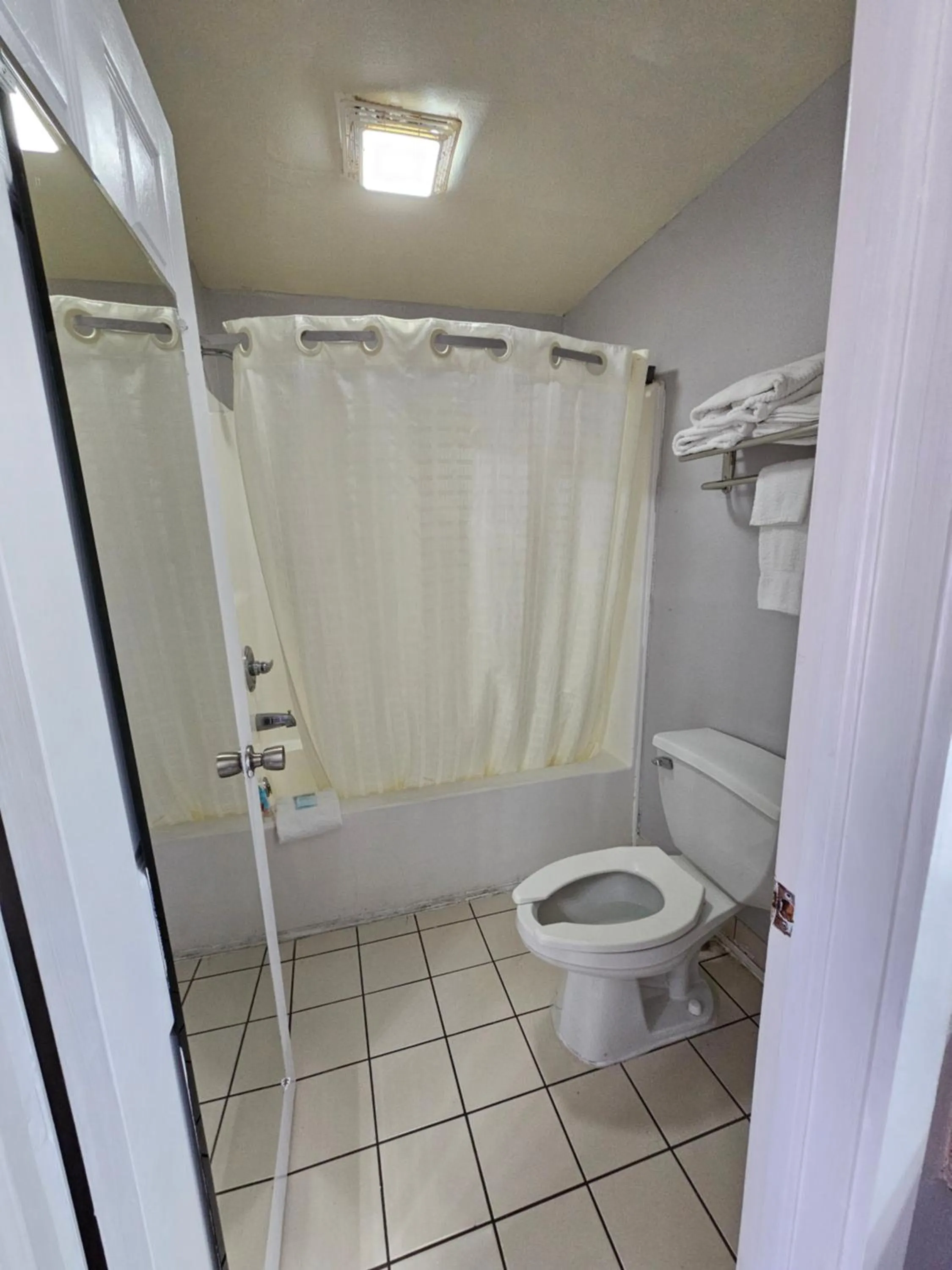 Bathroom in Atlantic Shores Inn and Suites