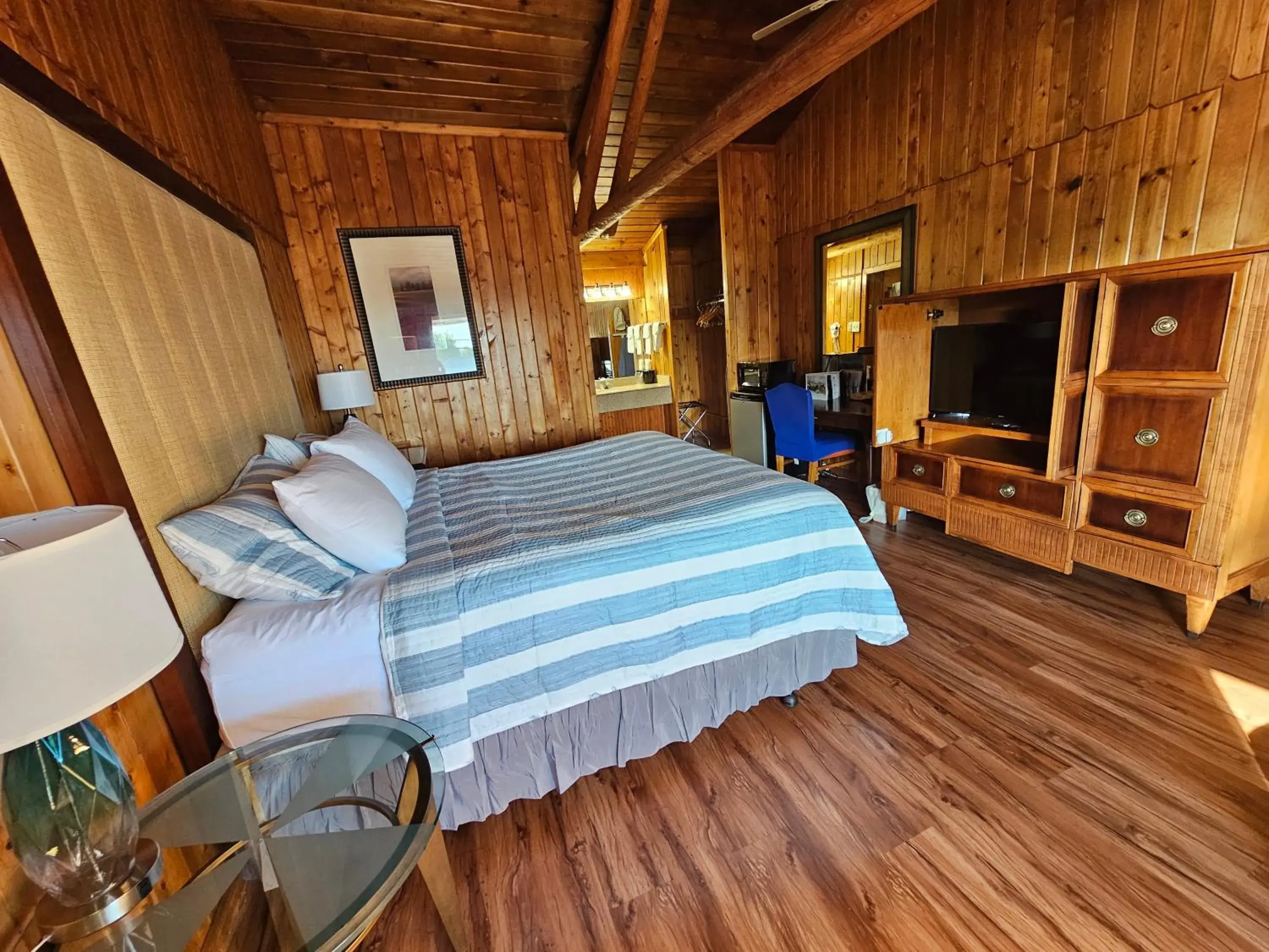 Photo of the whole room, Bed in Atlantic Shores Inn and Suites Photo of the whole room, Bed in Atlantic Shores Inn and Suites