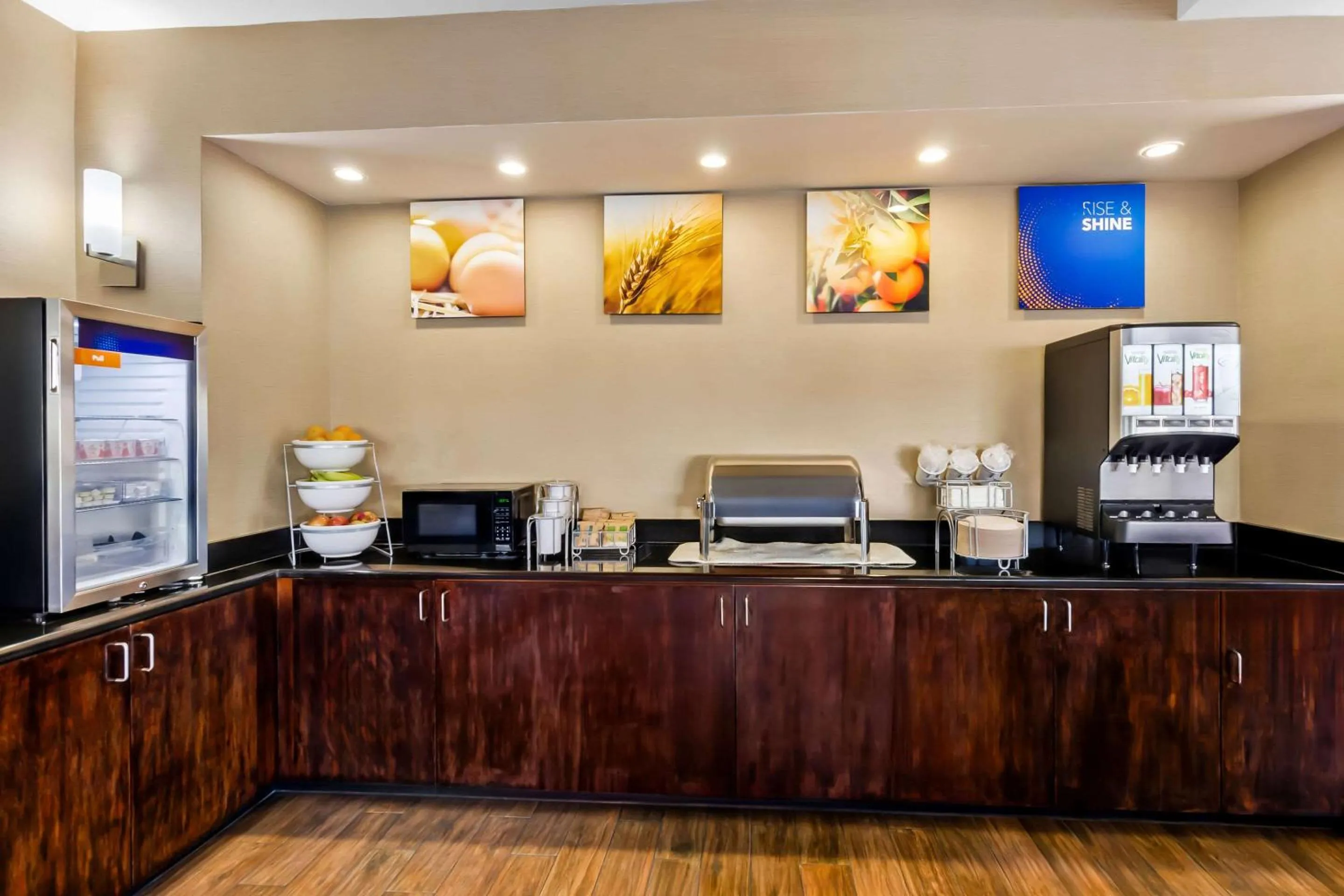 Breakfast in Comfort Suites Salem-Roanoke I-81