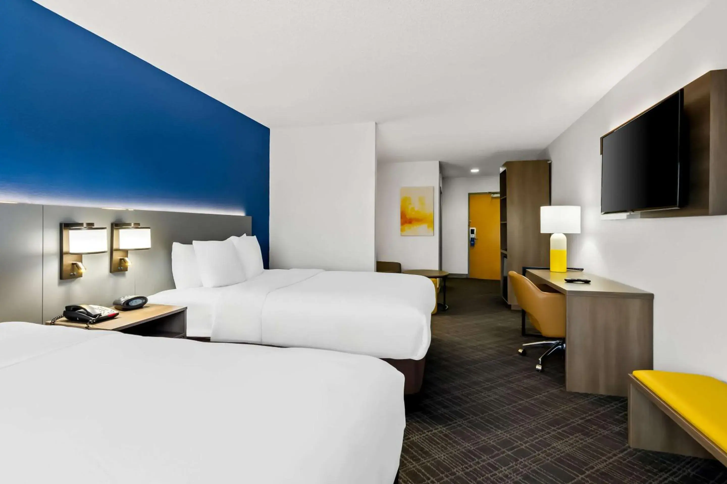 Bedroom, Bed in Comfort Suites Salem-Roanoke I-81 Bedroom, Bed in Comfort Suites Salem-Roanoke I-81