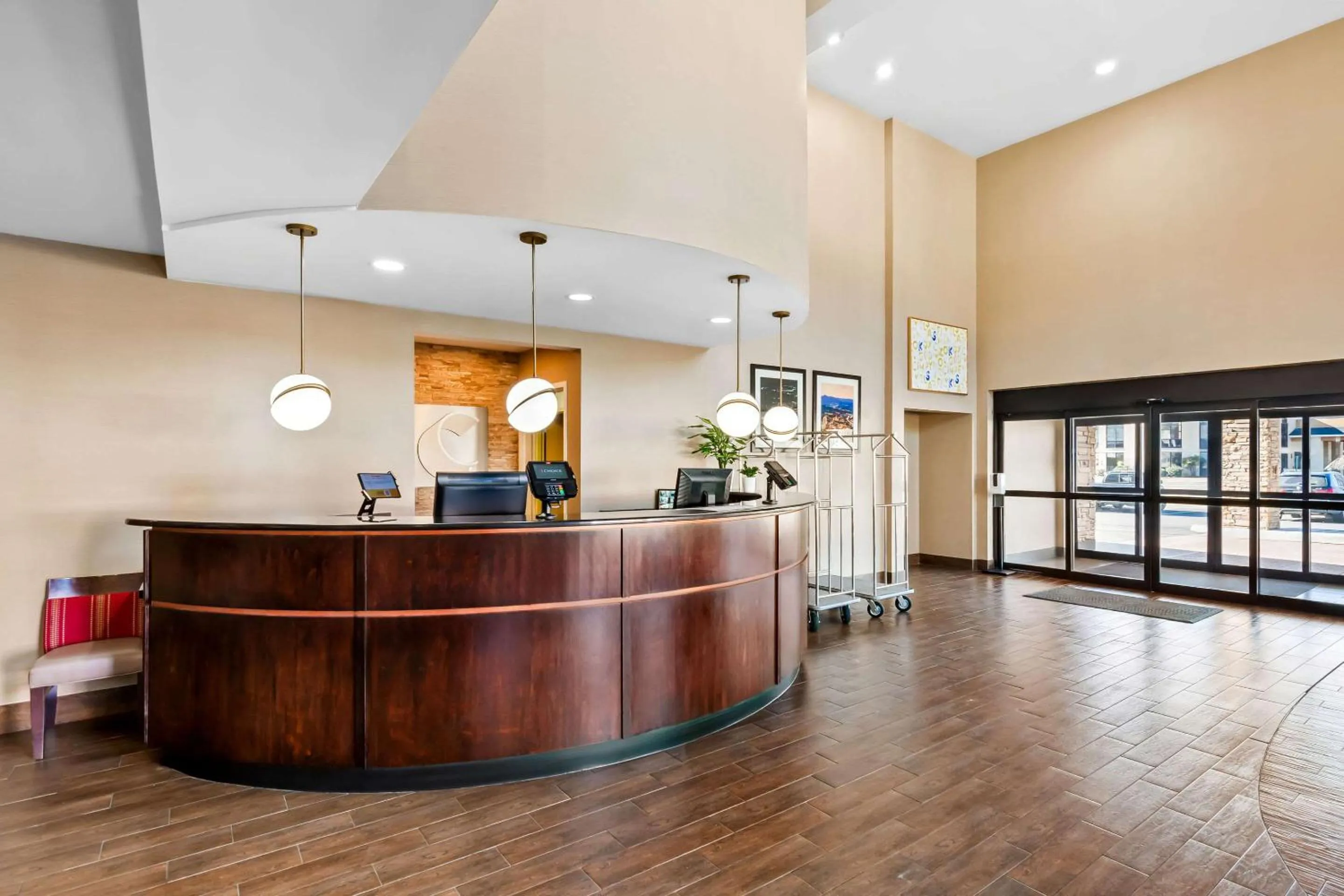 Lobby or reception in Comfort Suites Salem-Roanoke I-81