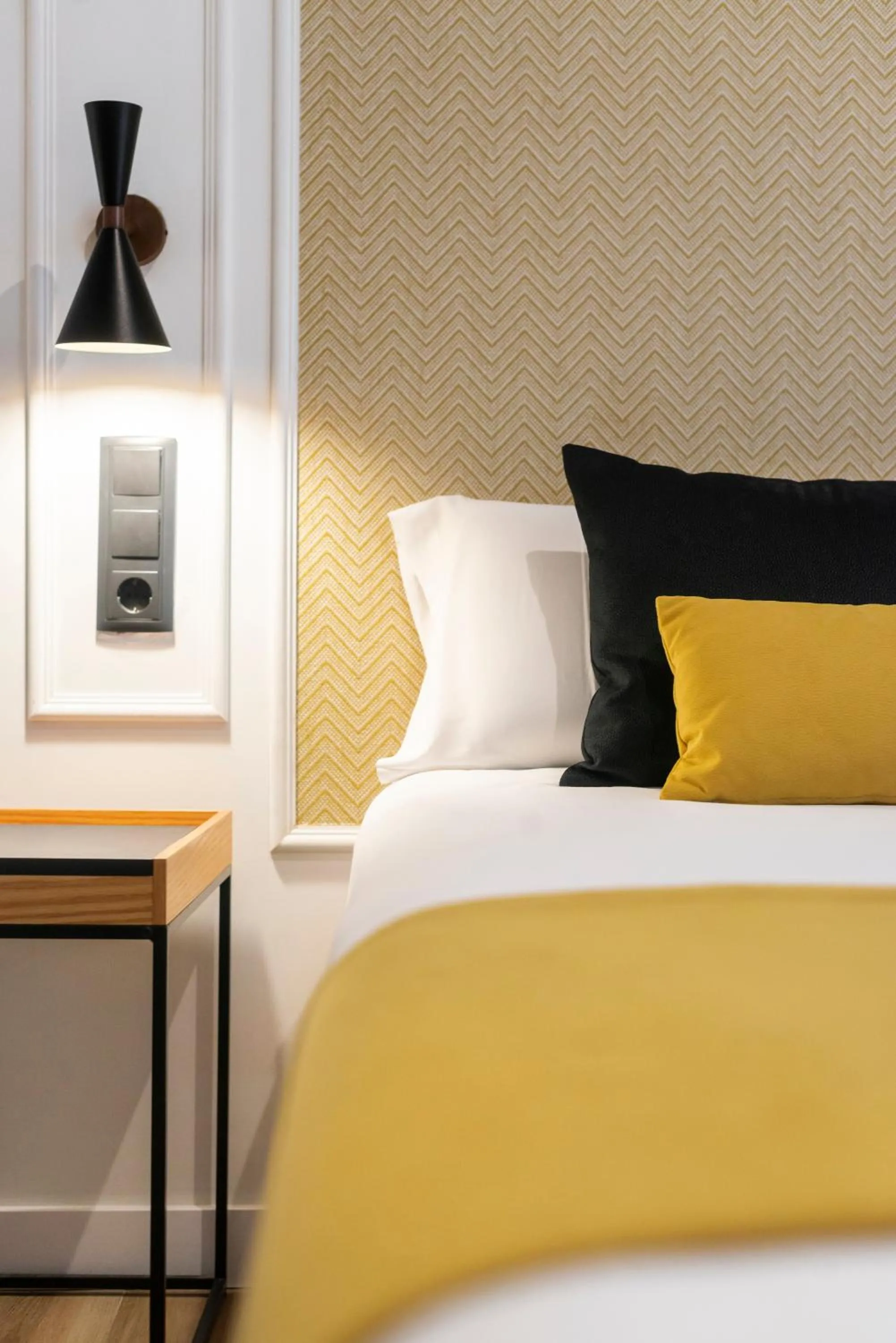 Bed in Blanq Comedias