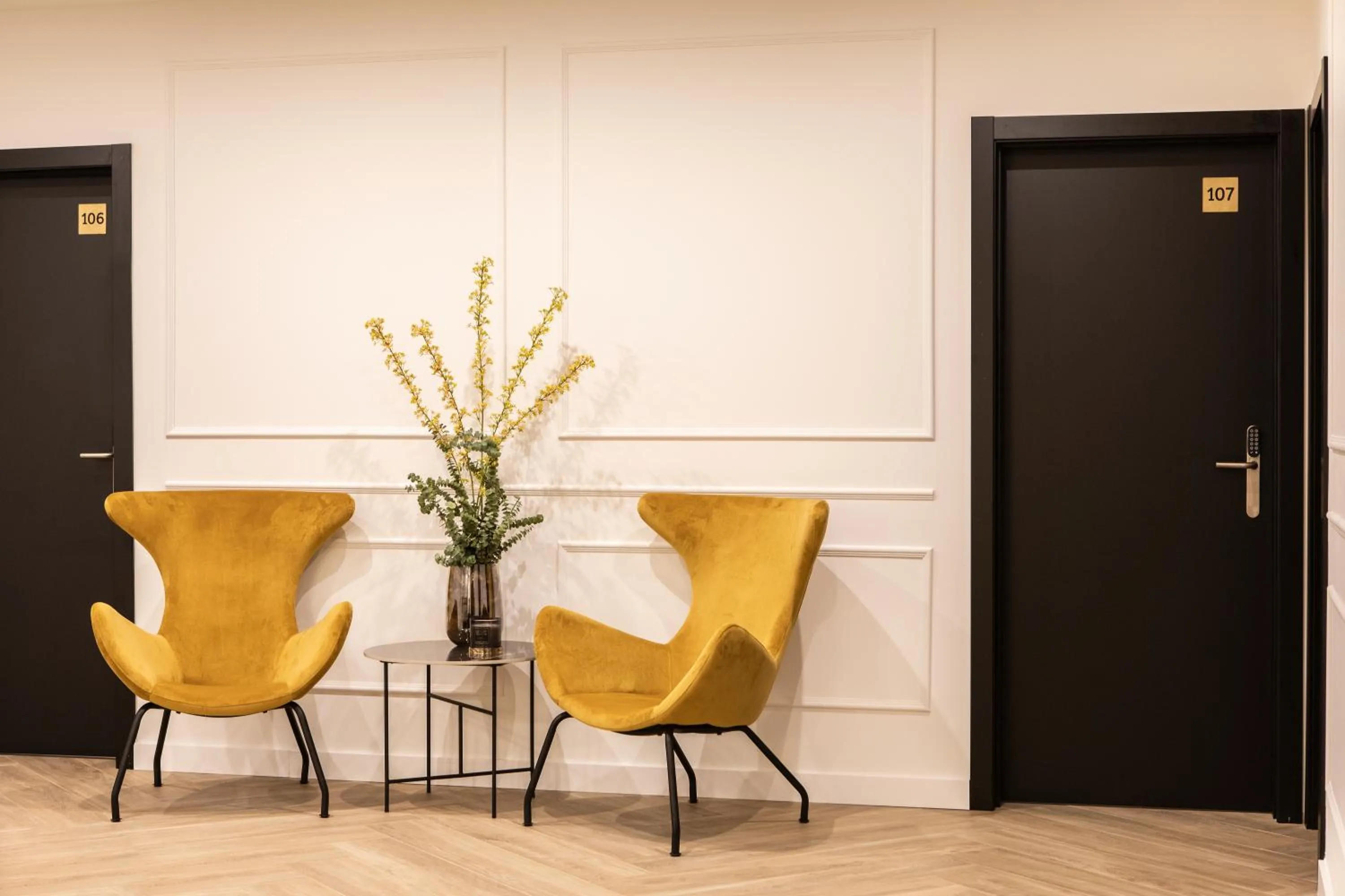 Lobby or reception in Blanq Comedias