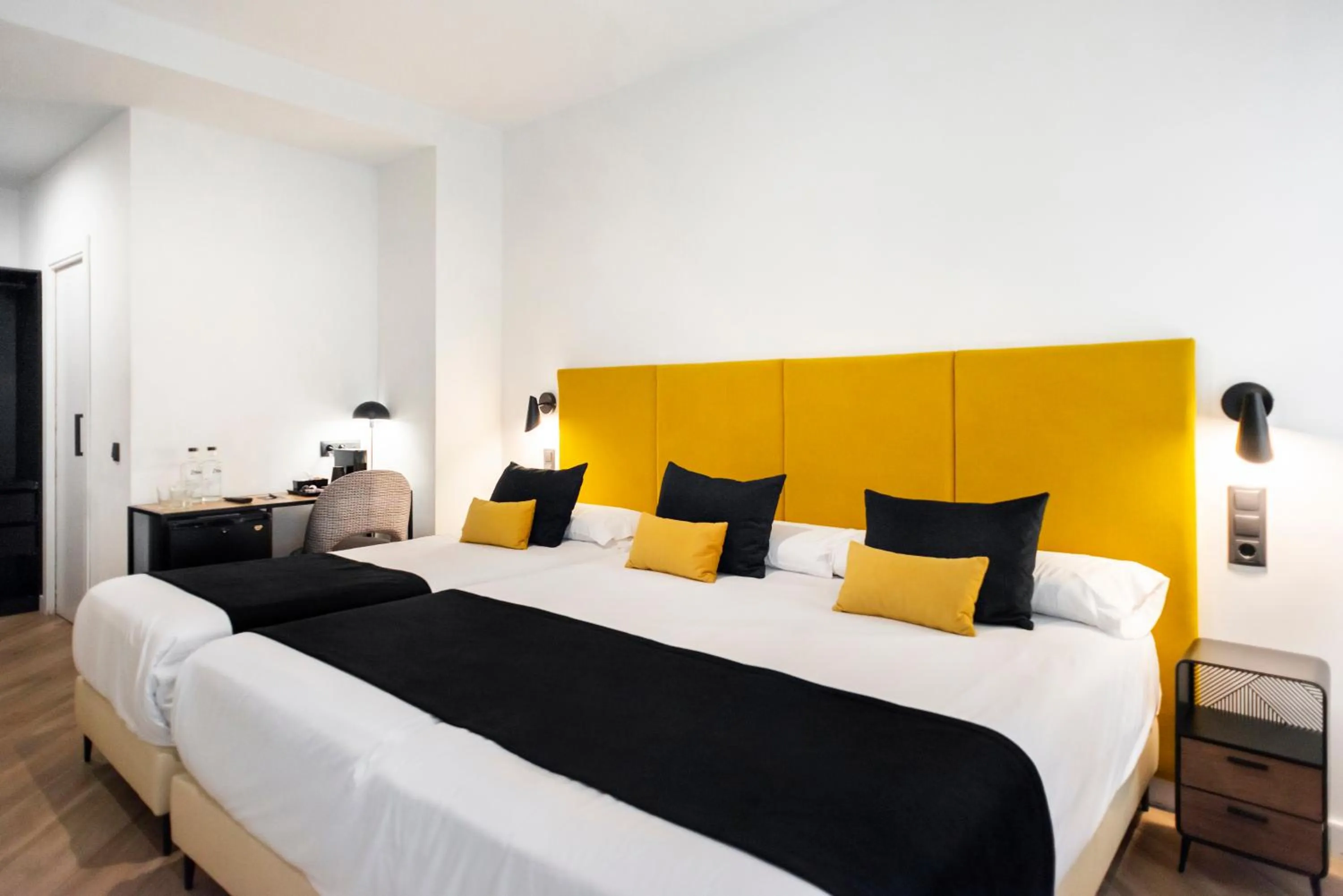 Bed in Blanq Comedias