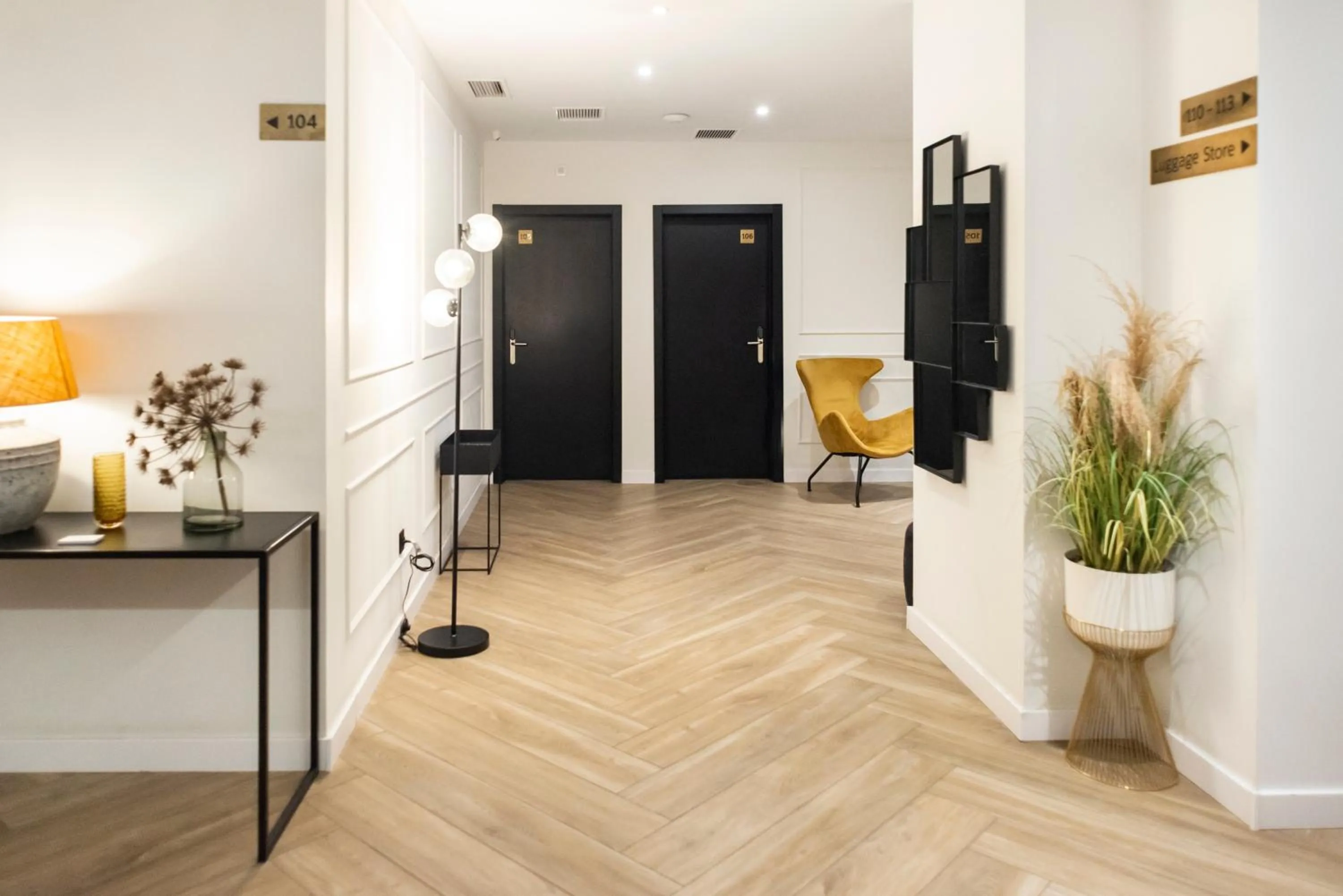 Lobby or reception in Blanq Comedias