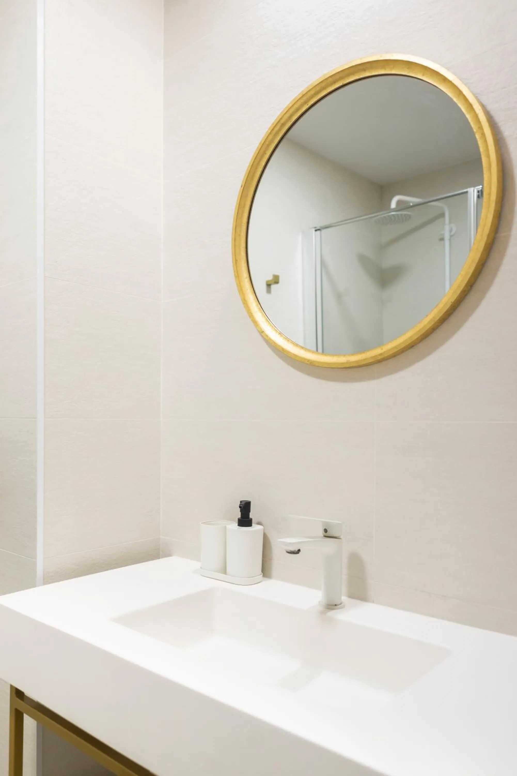 Bathroom in Blanq Comedias