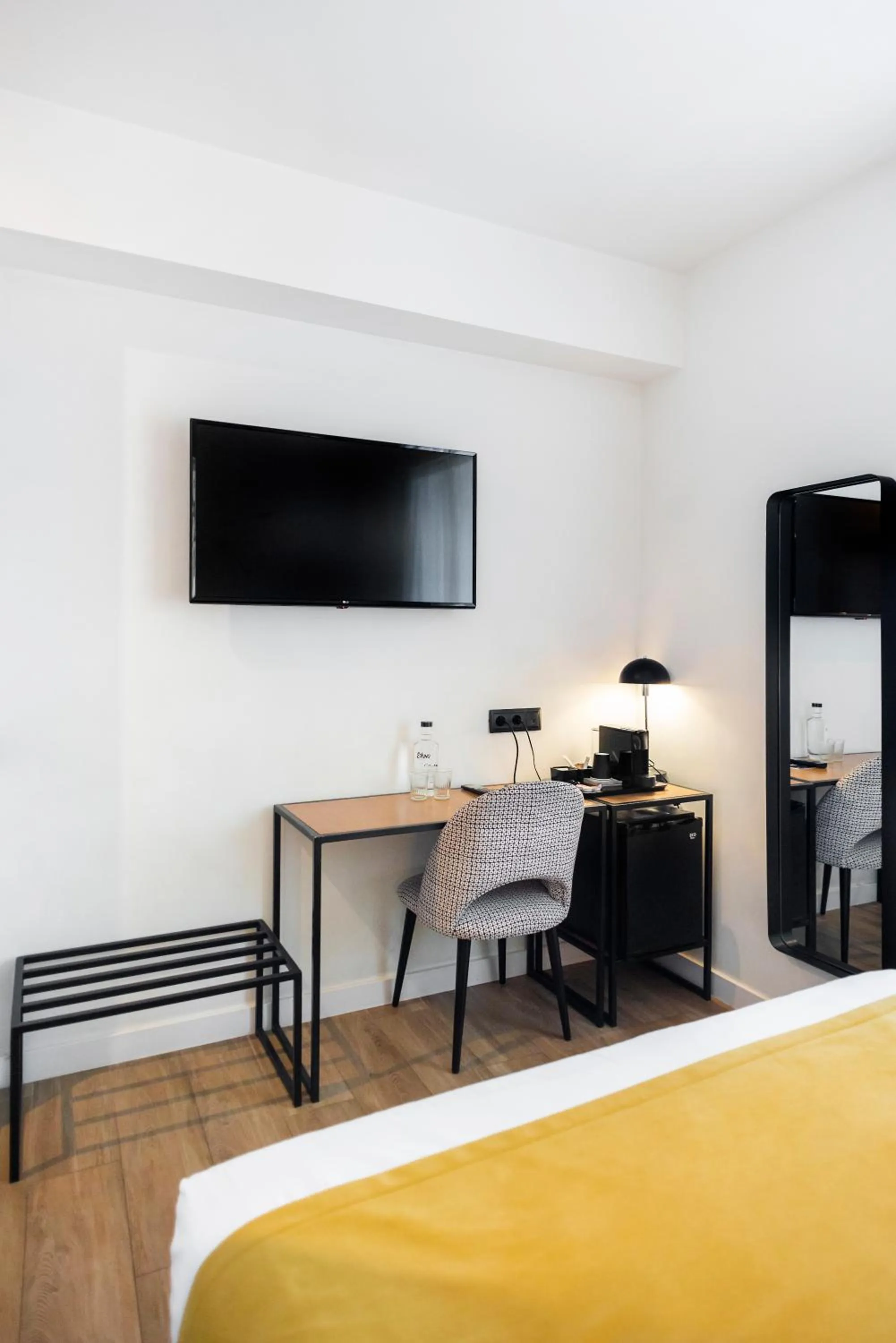 Bed in Blanq Comedias