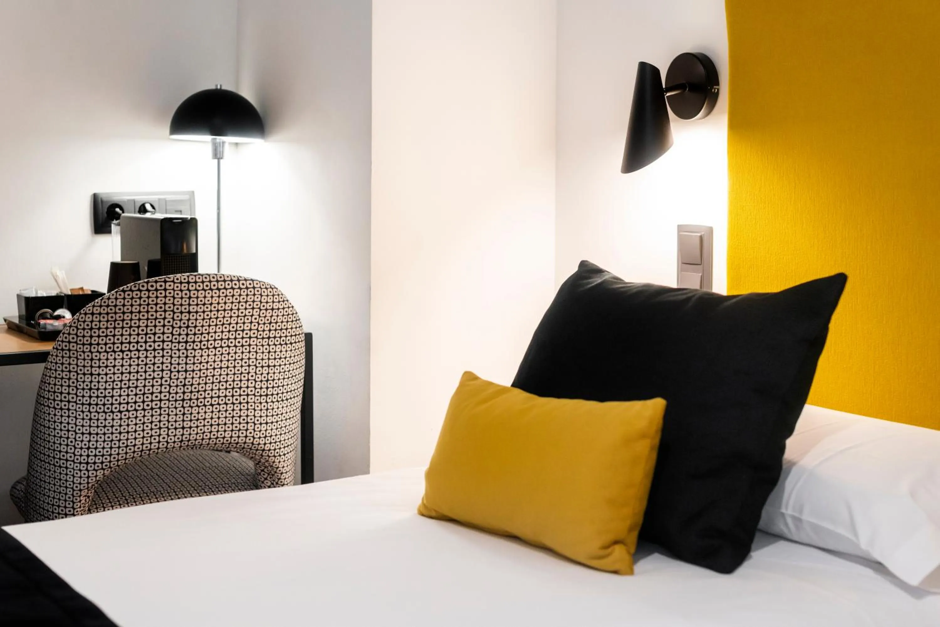 Bed in Blanq Comedias